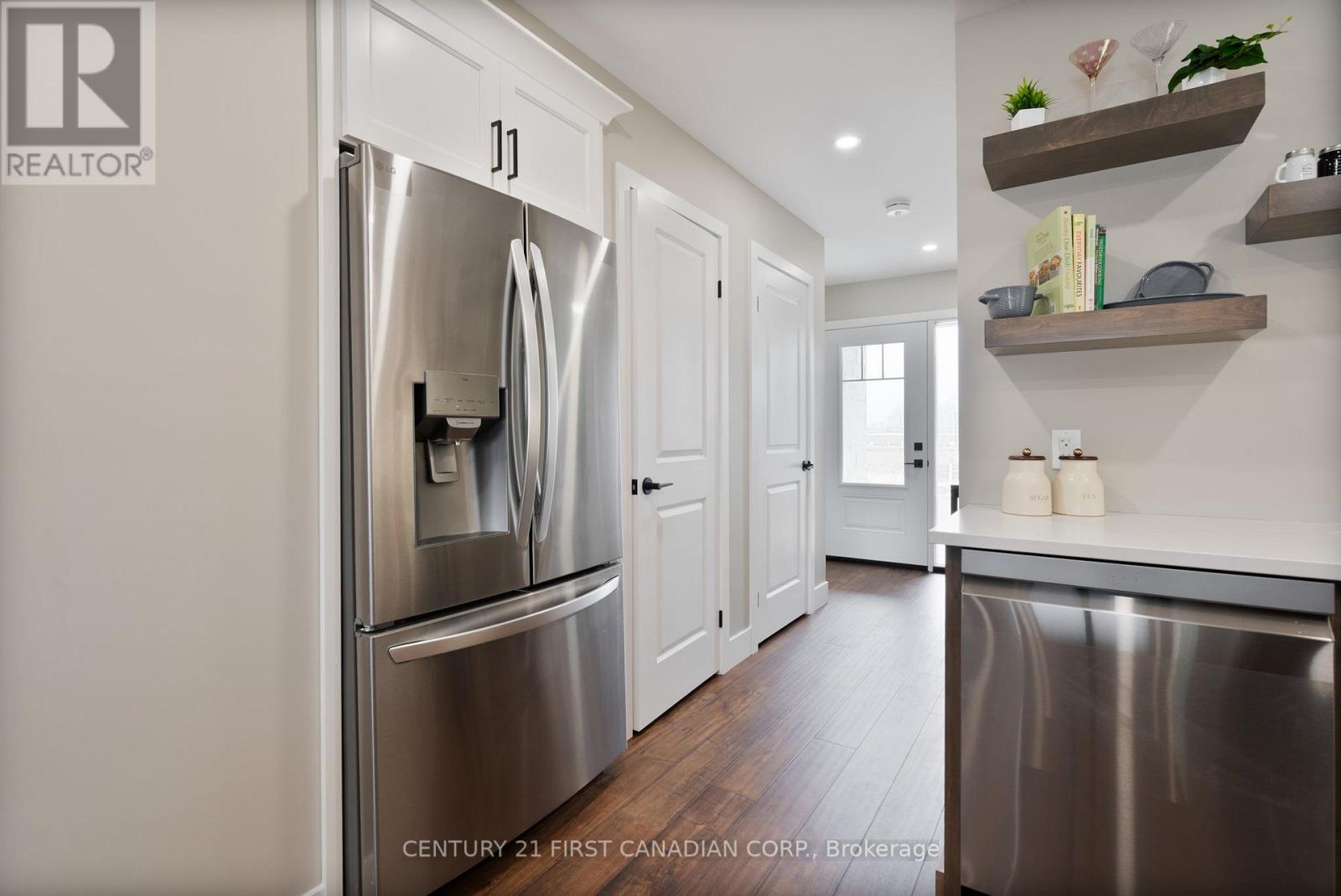 27 Sheldabren Street, North Middlesex, Ontario  N0M 1A0 - Photo 10 - X12863746