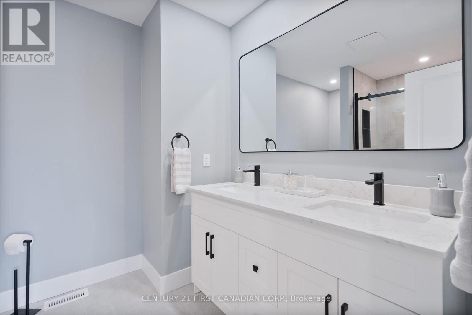 27 Sheldabren Street, North Middlesex, Ontario  N0M 1A0 - Photo 25 - X12863746