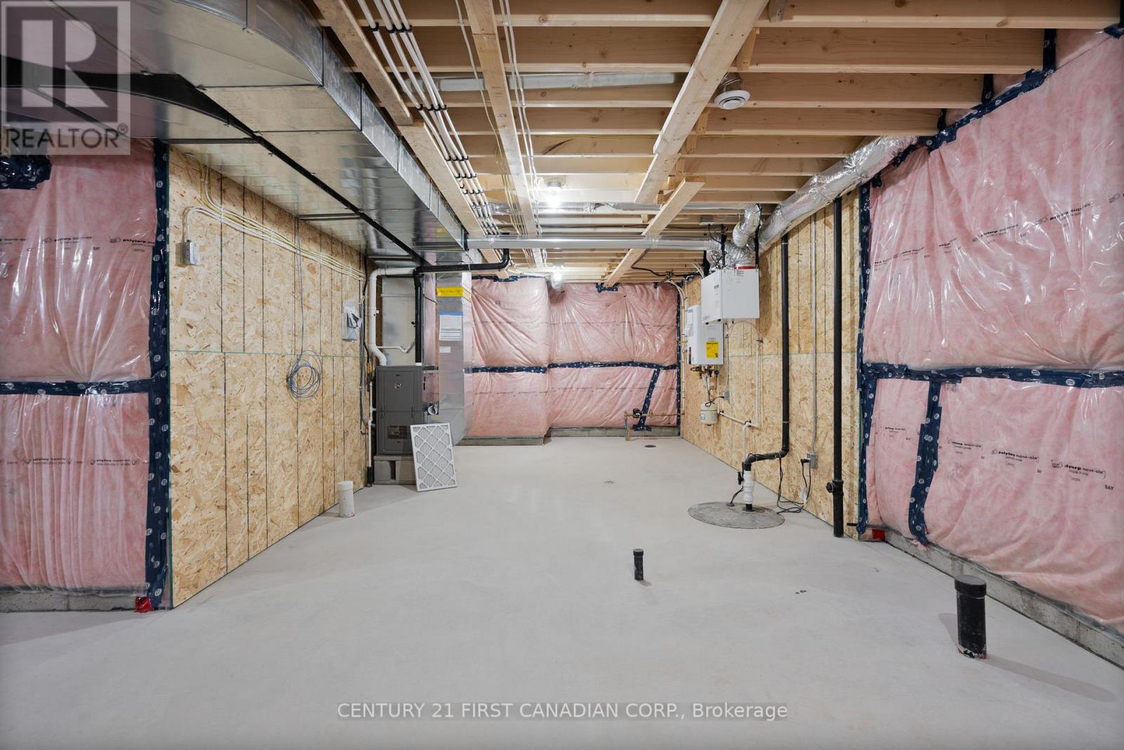 27 Sheldabren Street, North Middlesex, Ontario  N0M 1A0 - Photo 31 - X12863746