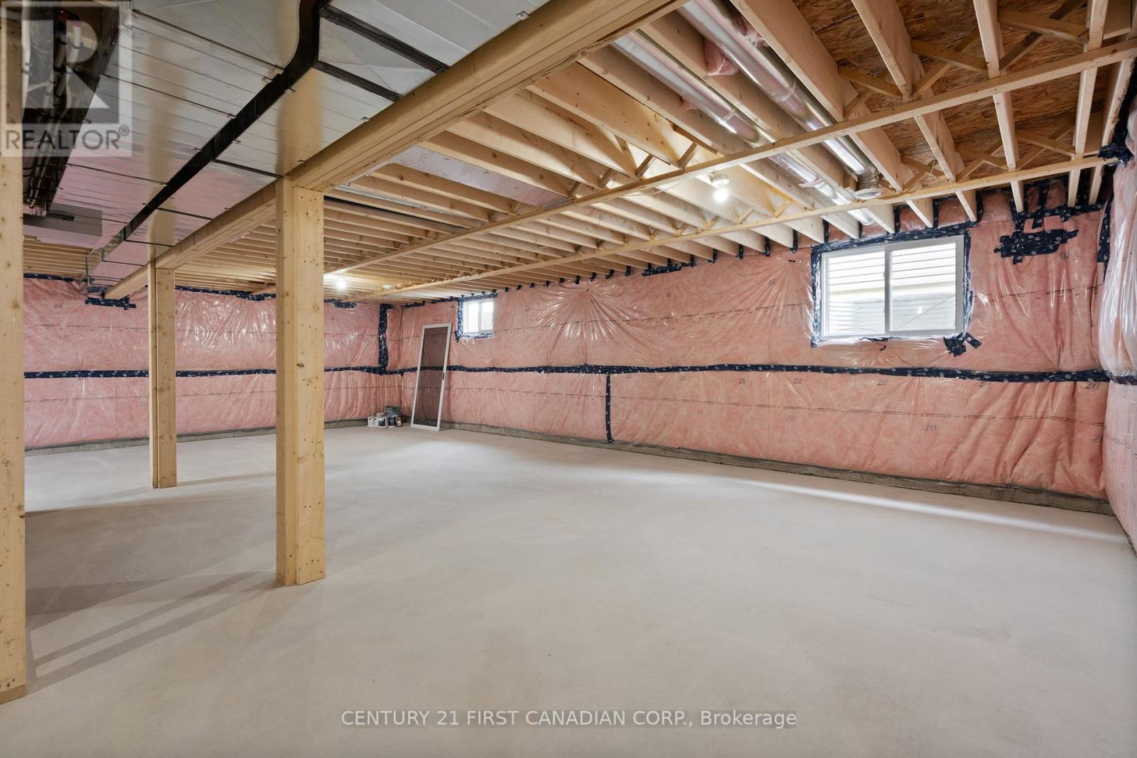 27 Sheldabren Street, North Middlesex, Ontario  N0M 1A0 - Photo 32 - X12863746