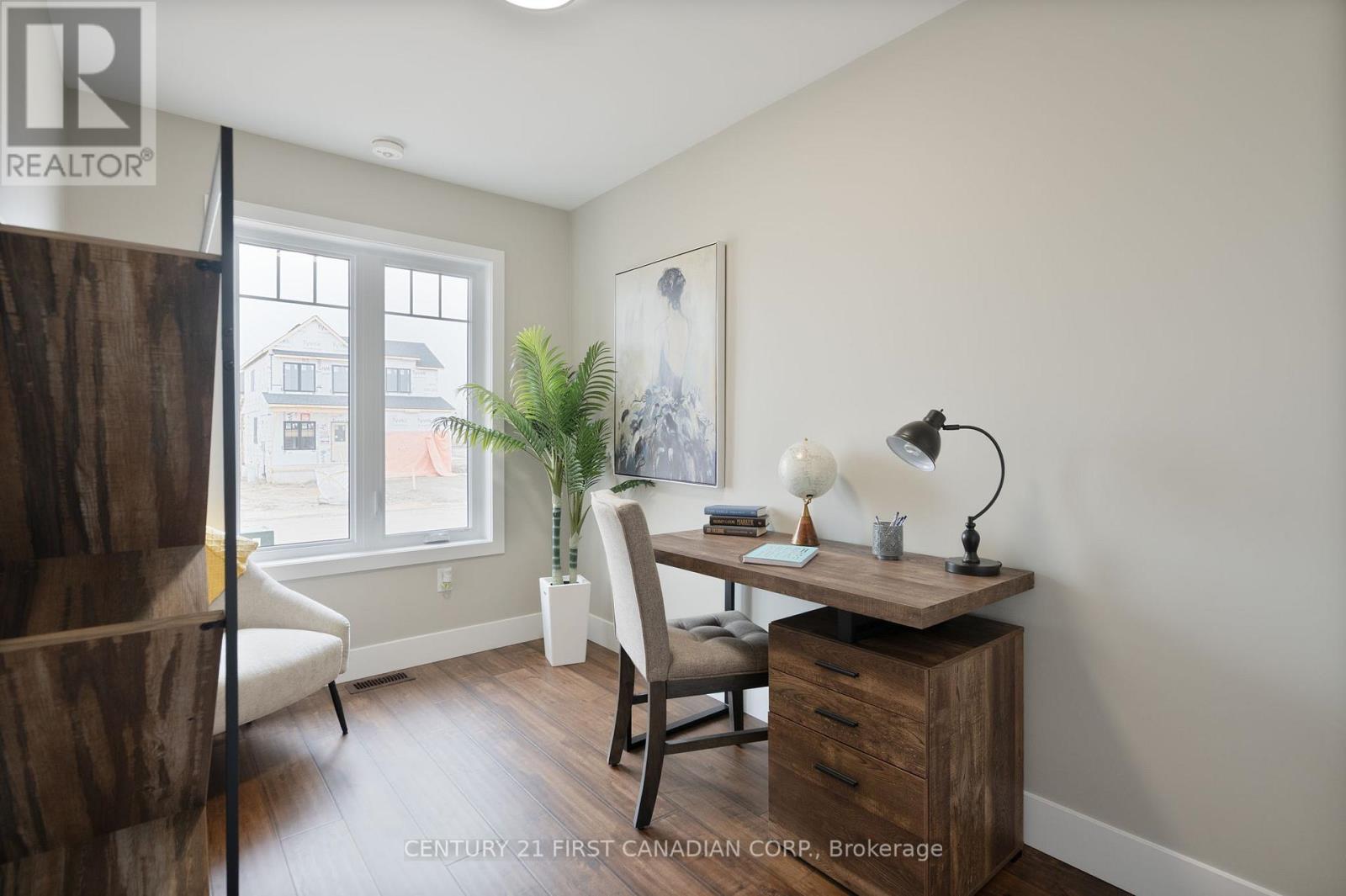 27 Sheldabren Street, North Middlesex, Ontario  N0M 1A0 - Photo 5 - X12863746