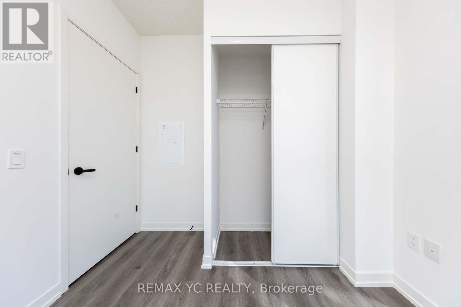 3910 - 28 Interchange Way, Vaughan (Vaughan Corporate Centre), Ontario  L4K 5Z7 - Photo 18 - N12798320