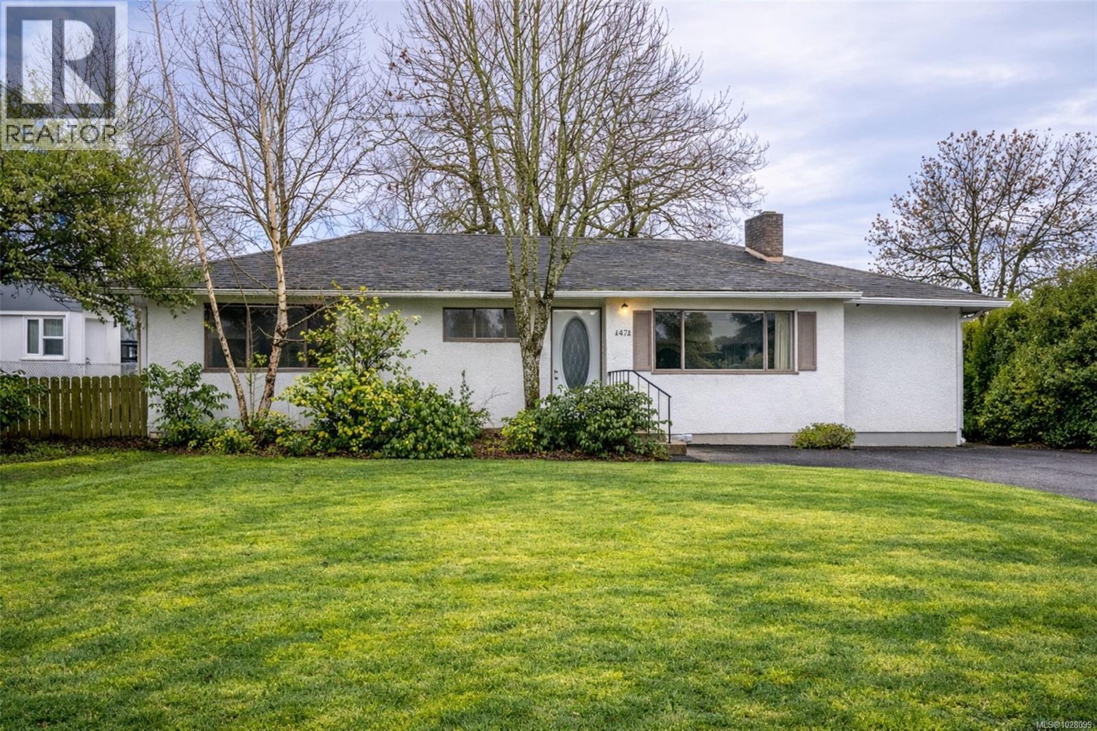 3313 Rolston Cres, Saanich, British Columbia