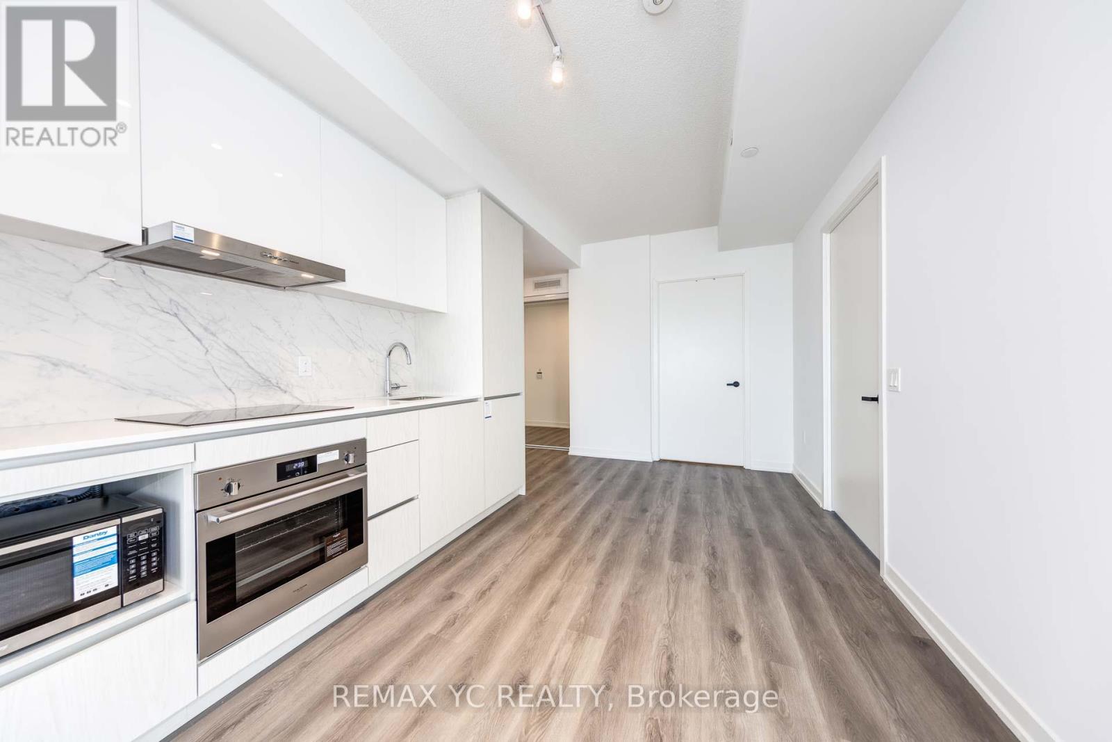 3910 - 28 Interchange Way, Vaughan (Vaughan Corporate Centre), Ontario  L4K 5Z7 - Photo 8 - N12798320