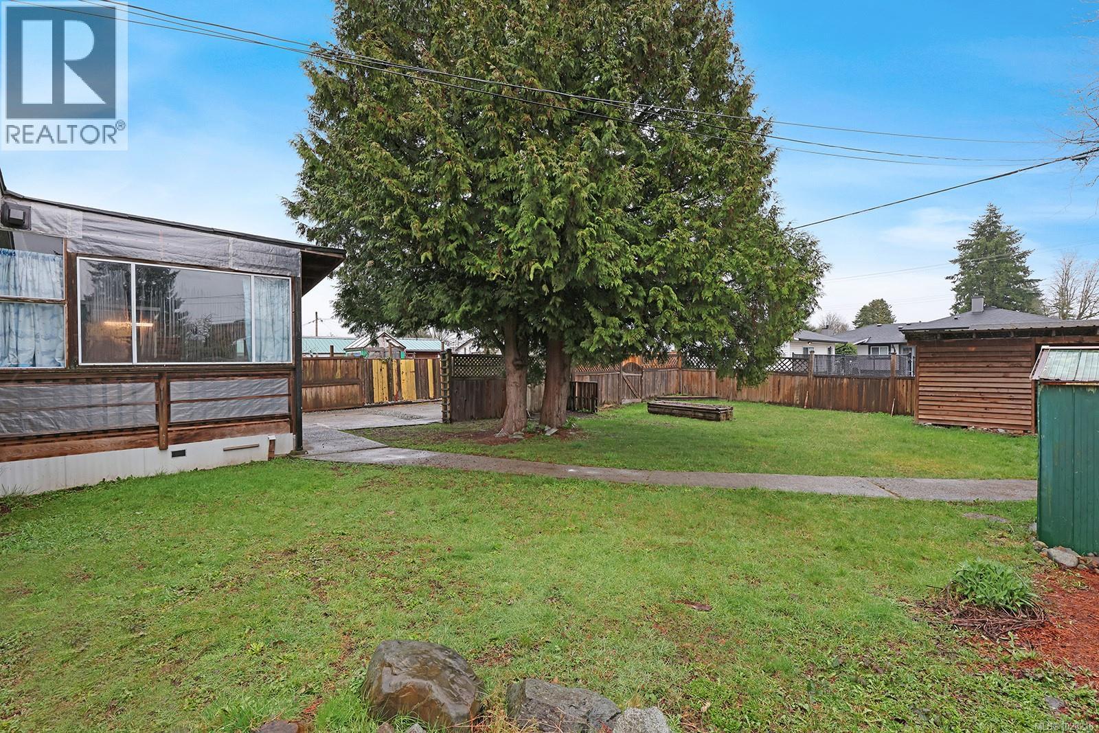 660 16th St, Courtenay, British Columbia  V3J 1A7 - Photo 24 - 1028218