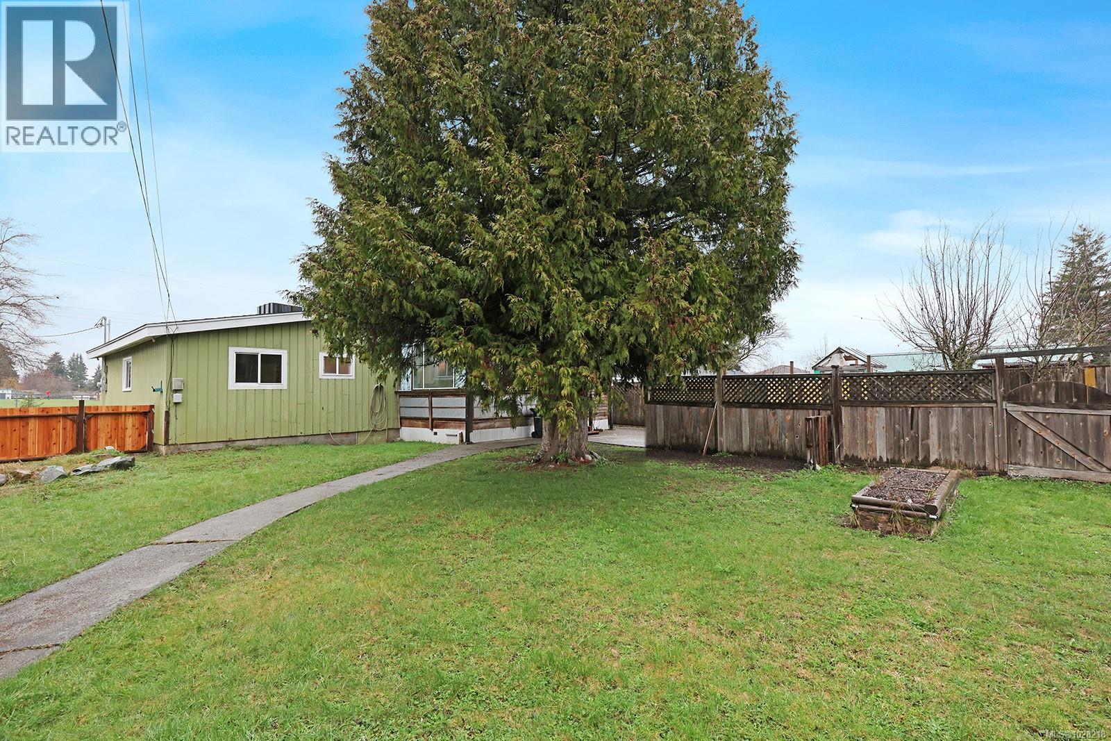 660 16th St, Courtenay, British Columbia  V3J 1A7 - Photo 25 - 1028218