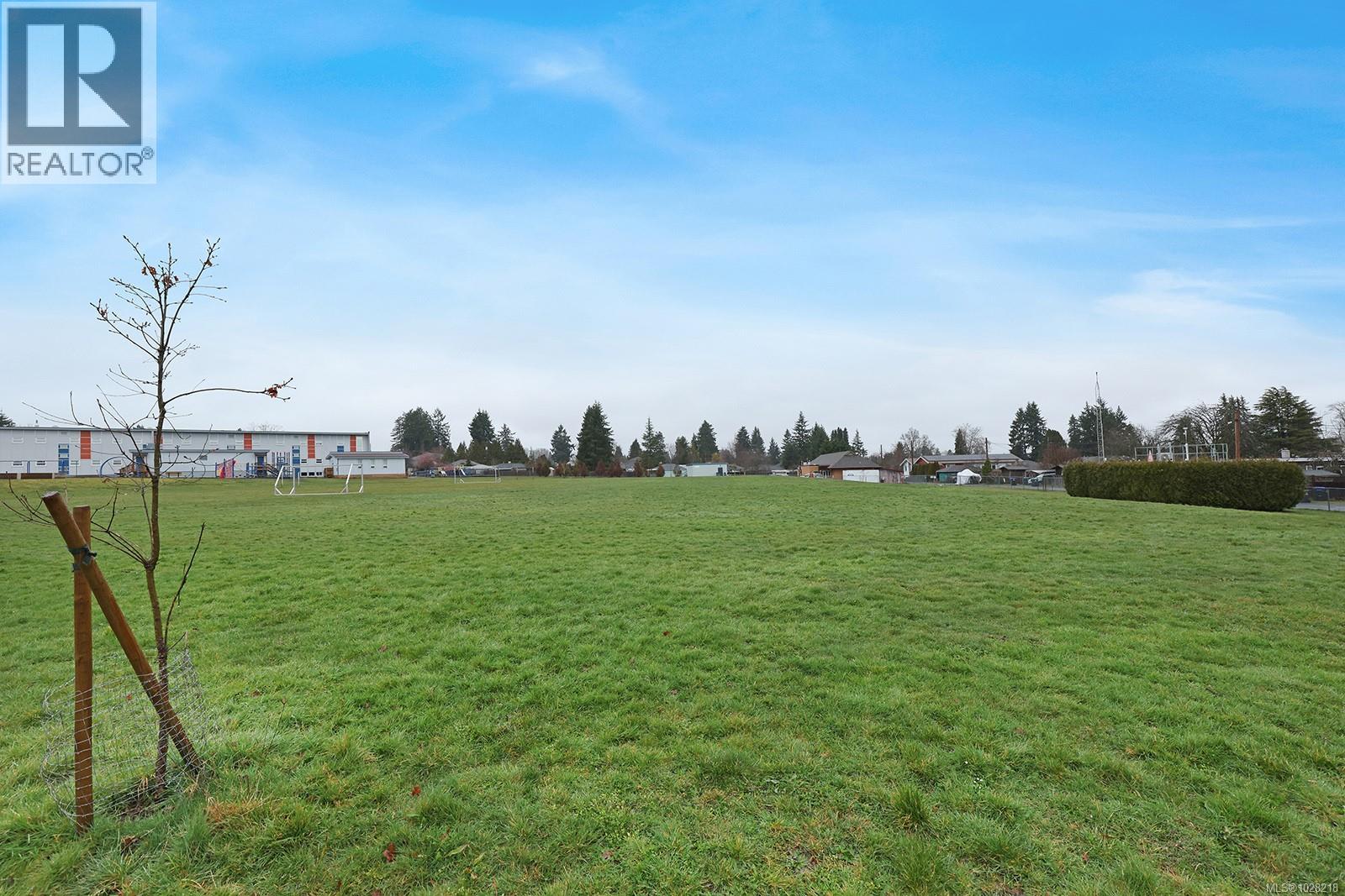 660 16th St, Courtenay, British Columbia  V3J 1A7 - Photo 26 - 1028218