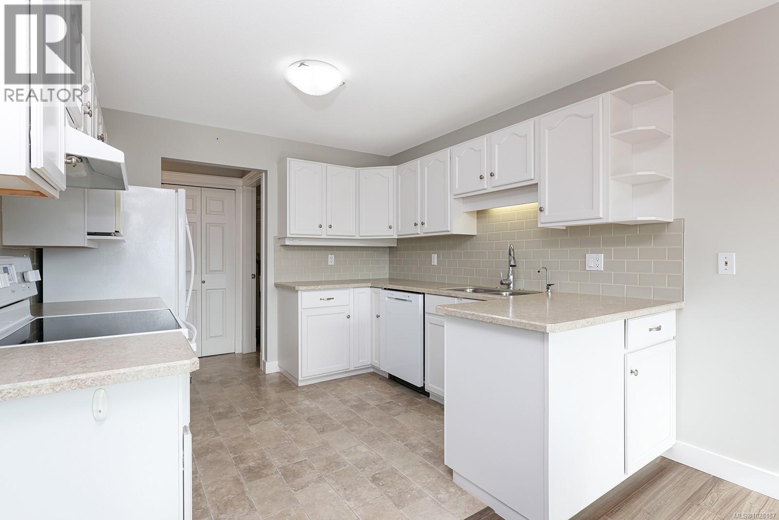 302 1902 Comox Ave, Comox, British Columbia  V9M 3M7 - Photo 14 - 1028187