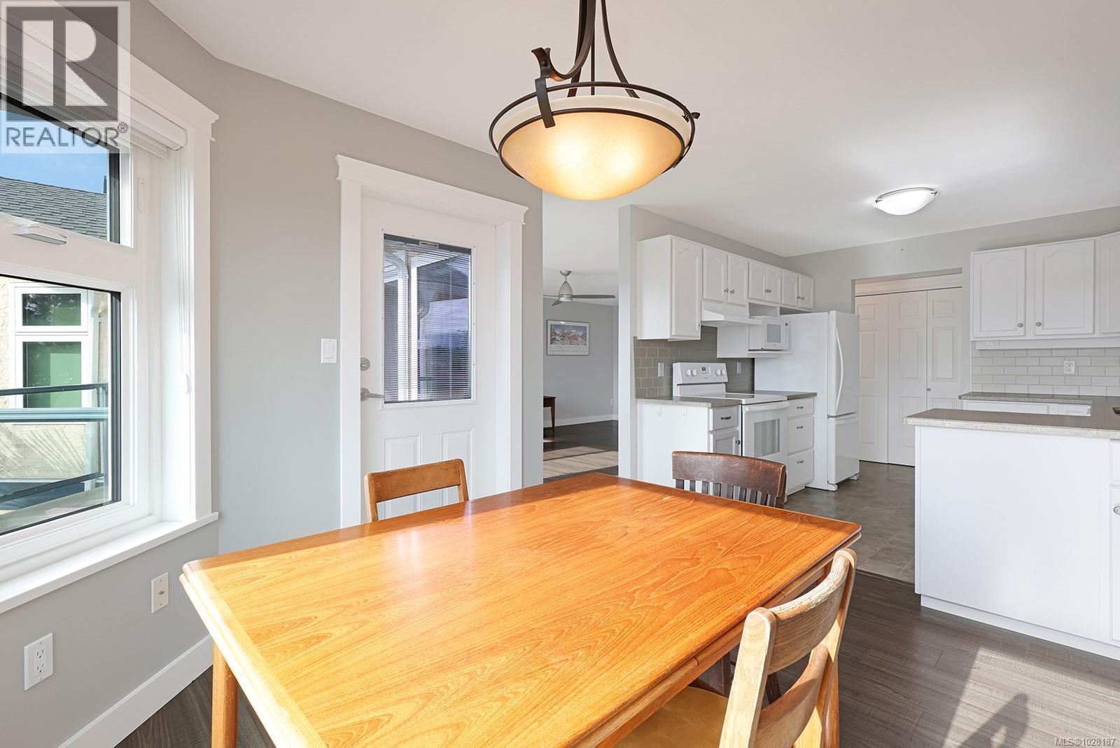 302 1902 Comox Ave, Comox, British Columbia  V9M 3M7 - Photo 18 - 1028187