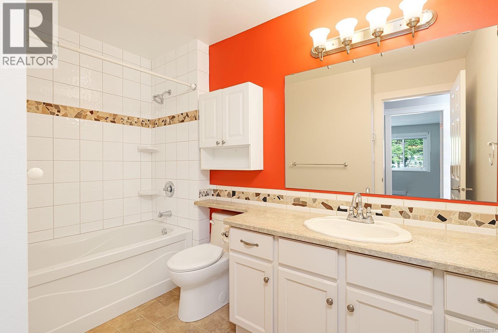 302 1902 Comox Ave, Comox, British Columbia  V9M 3M7 - Photo 23 - 1028187