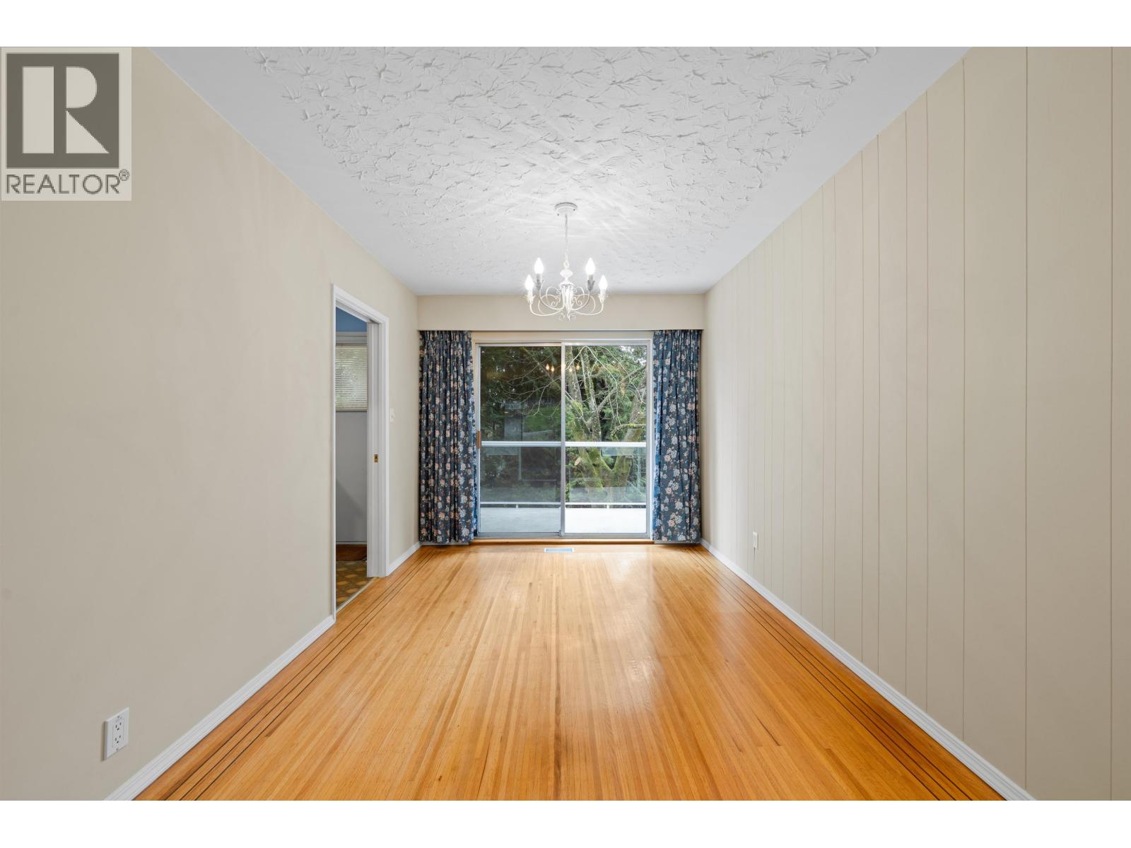 1349 Mill Street, North Vancouver, British Columbia  V7K 1V5 - Photo 5 - R3097407