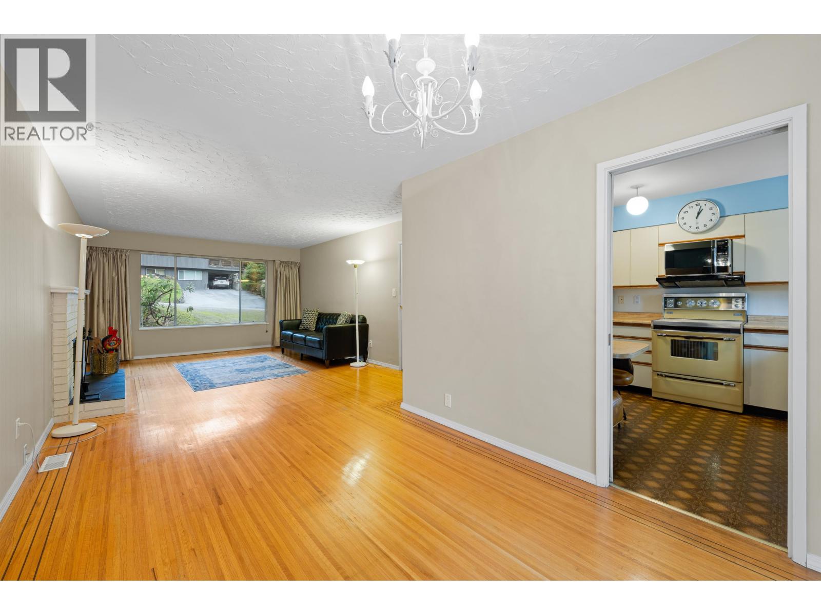1349 Mill Street, North Vancouver, British Columbia  V7K 1V5 - Photo 6 - R3097407