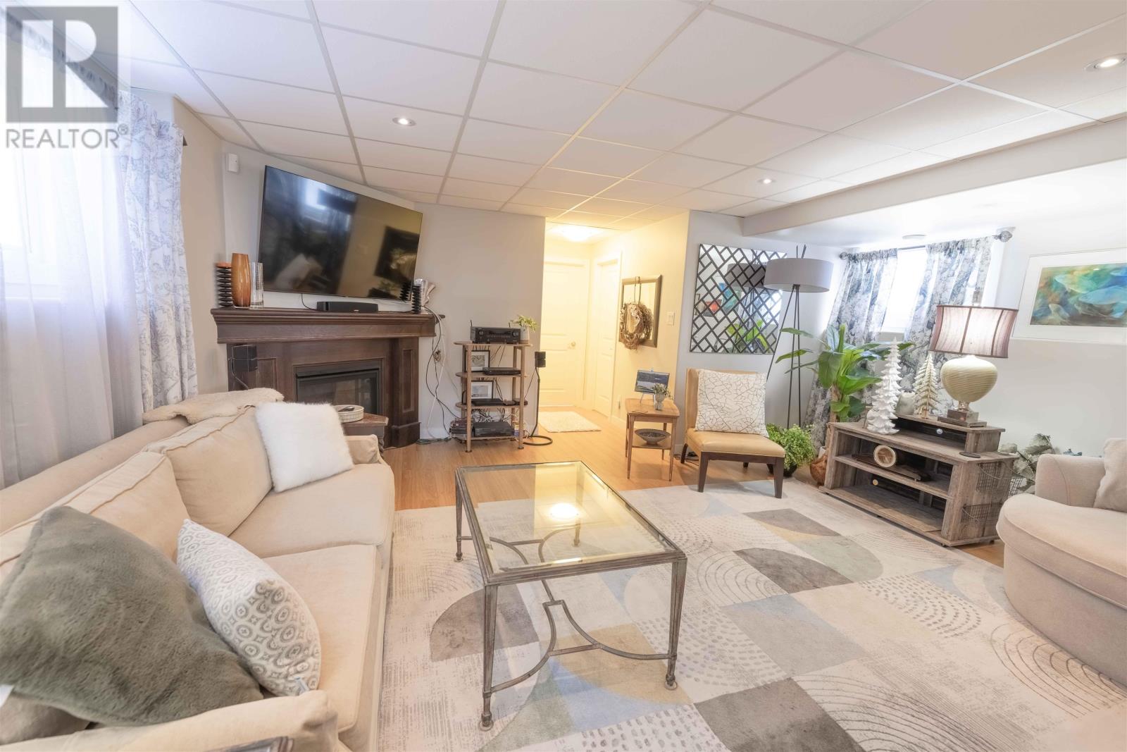 160 Cougar Crs, Thunder Bay, Ontario  P7C 0B8 - Photo 4 - TB2600383