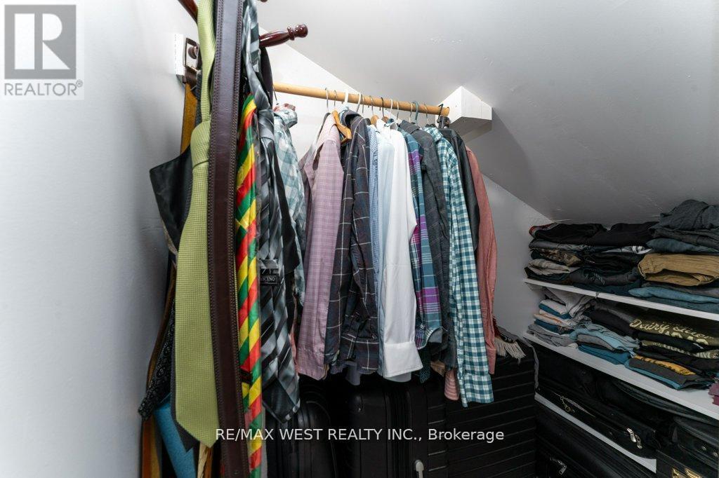 3143 Clayhill Road, Mississauga (Cooksville), Ontario  L5B 4J3 - Photo 37 - W12697572