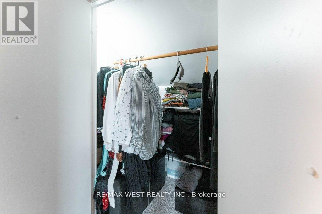 3143 Clayhill Road, Mississauga (Cooksville), Ontario  L5B 4J3 - Photo 38 - W12697572