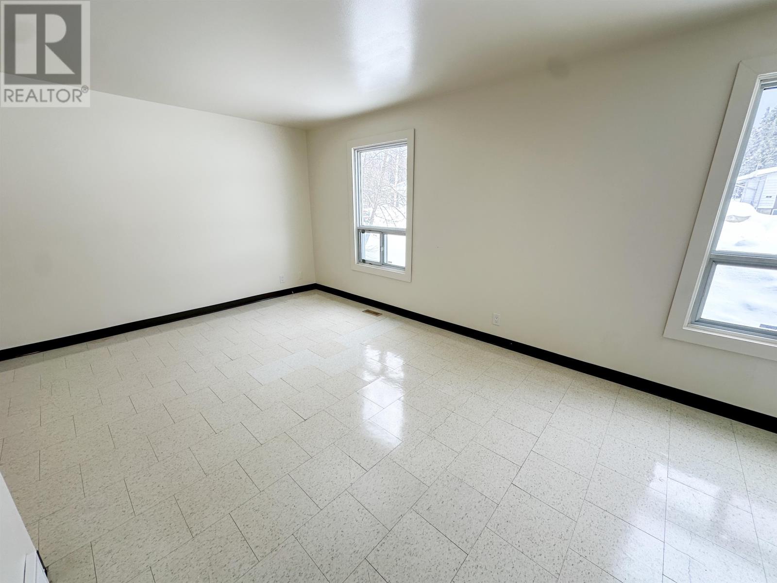 47/49 Birch Dr, Ear Falls, Ontario  P0V 1T0 - Photo 3 - TB2600397