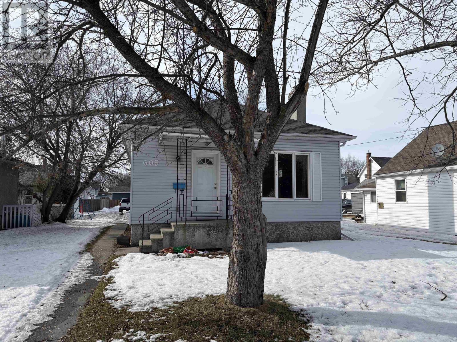 605 Crowe Ave, Fort Frances, Ontario  P9A 2L5 - Photo 32 - TB2600398