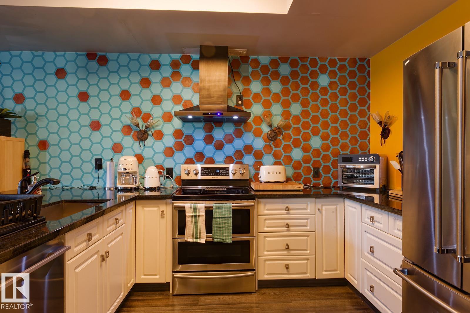 #115 10728 82 Av Nw, Edmonton, Alberta  T6E 6P5 - Photo 3 - E4476180