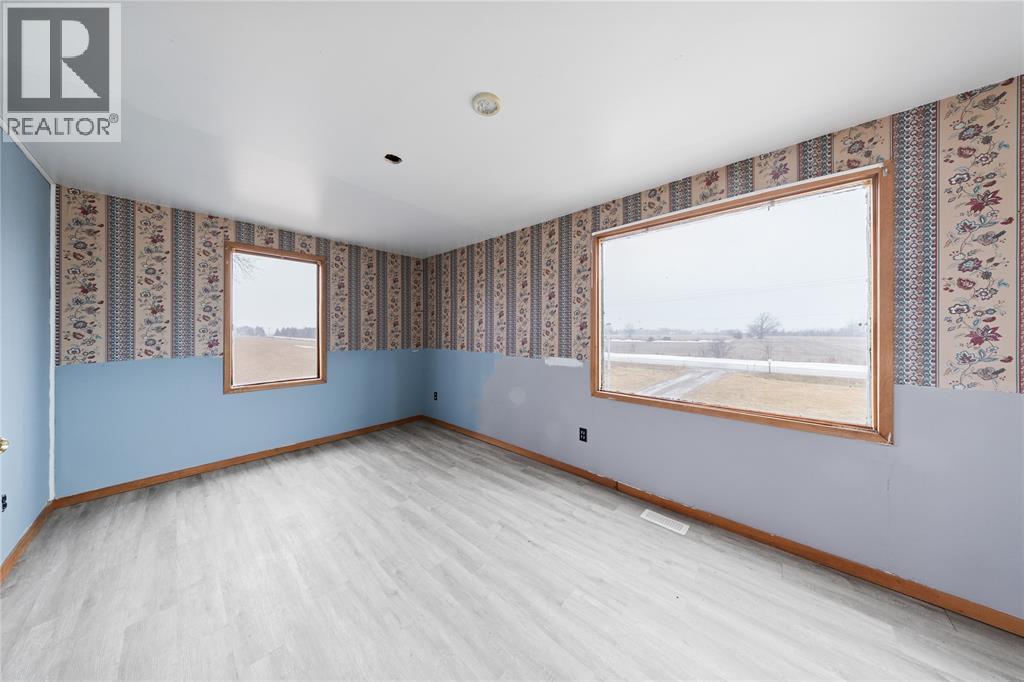 7074 Bonnie Doon Road, Plympton-Wyoming, Ontario  N0N 1E0 - Photo 3 - 26004772