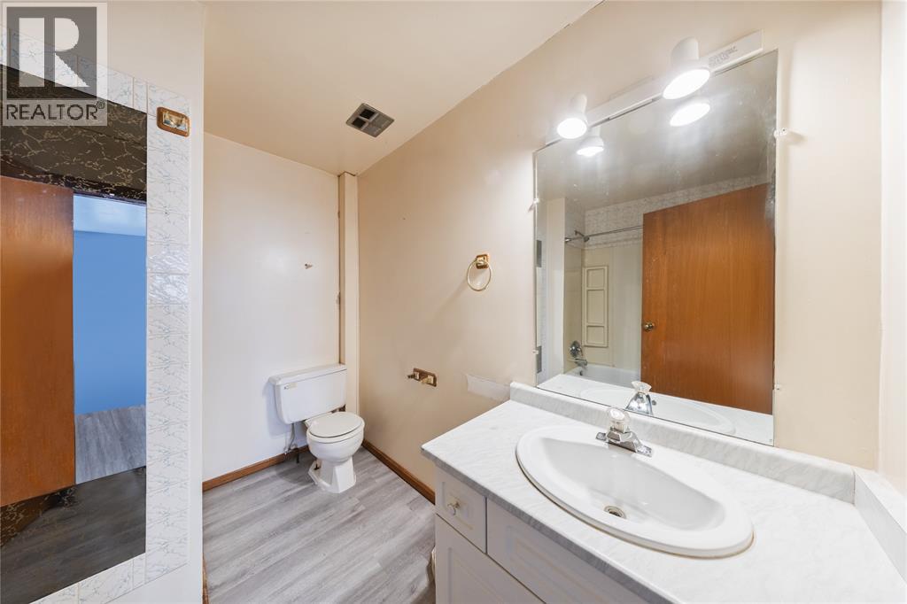 7074 Bonnie Doon Road, Plympton-Wyoming, Ontario  N0N 1E0 - Photo 4 - 26004772