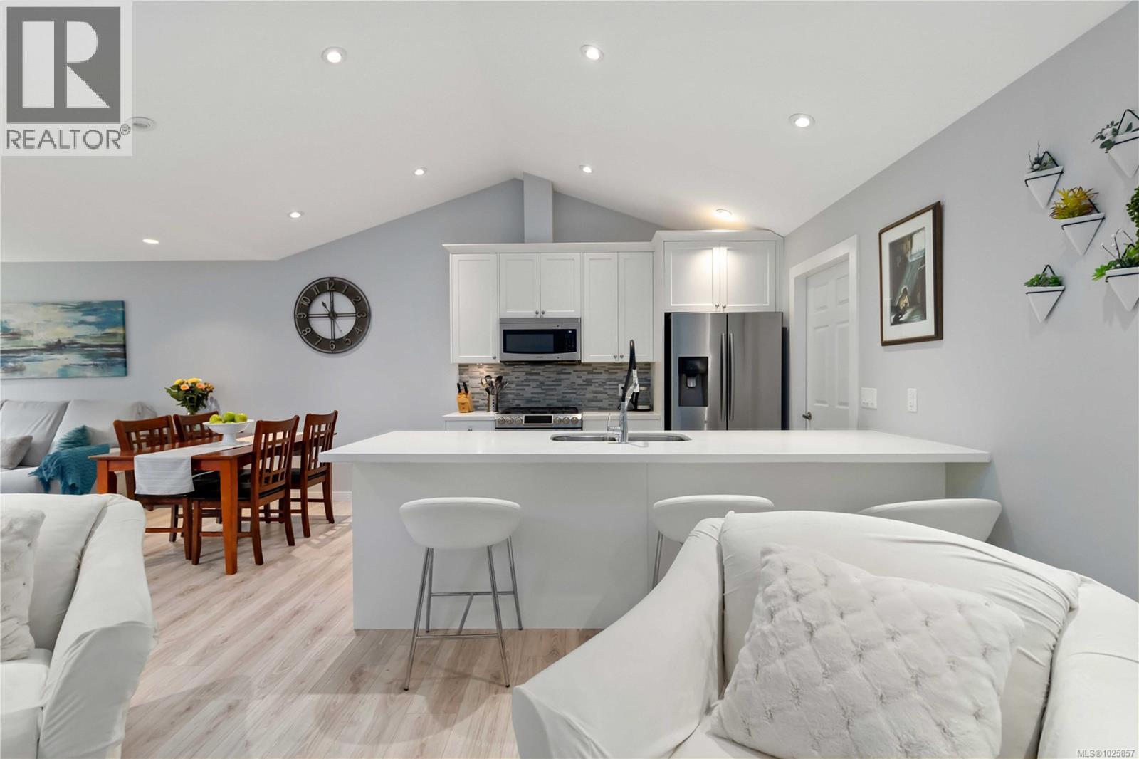 6304 Riverstone Dr, Sooke, British Columbia  V9Z 1N4 - Photo 8 - 1025857