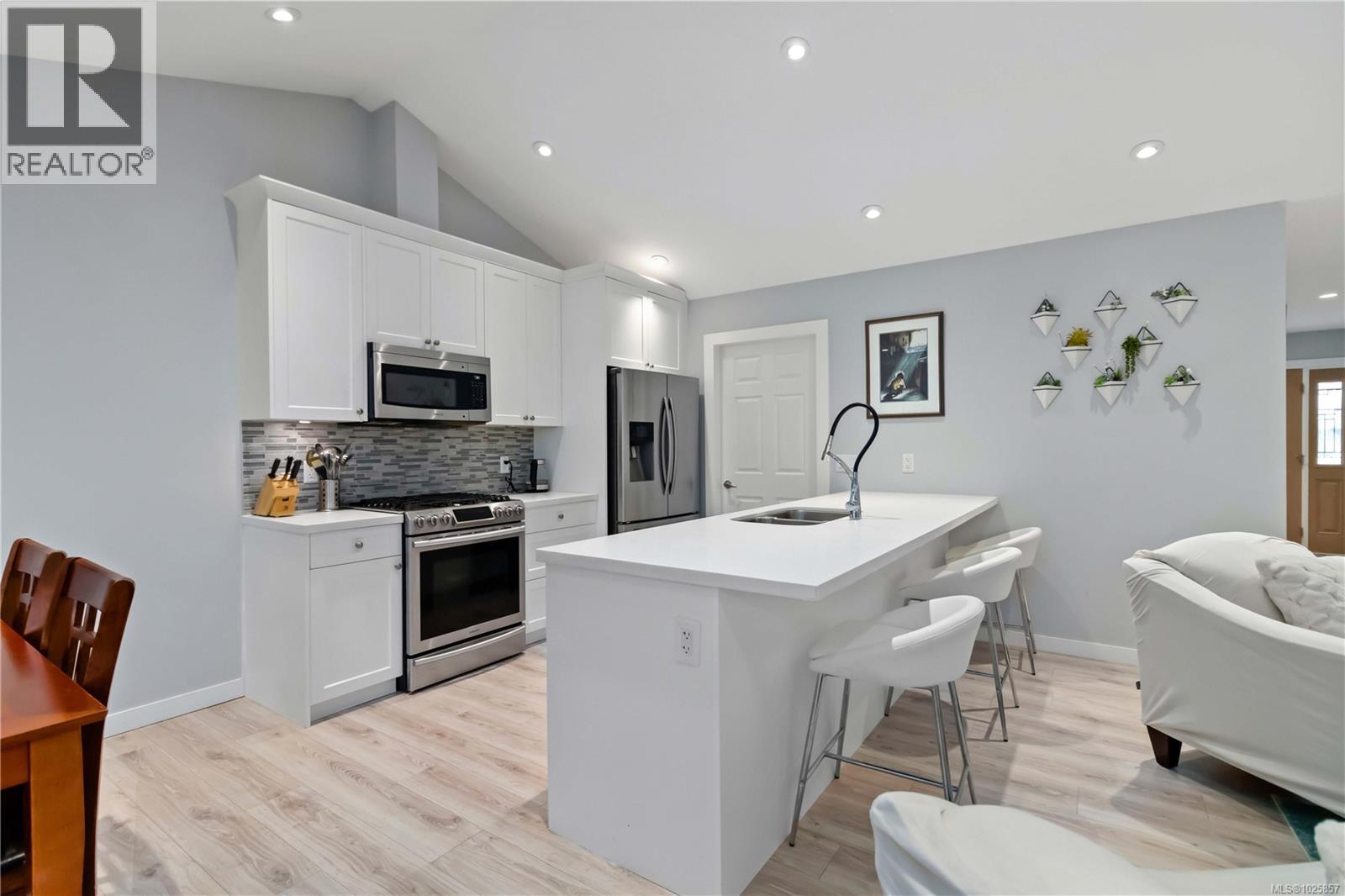 6304 Riverstone Dr, Sooke, British Columbia  V9Z 1N4 - Photo 9 - 1025857