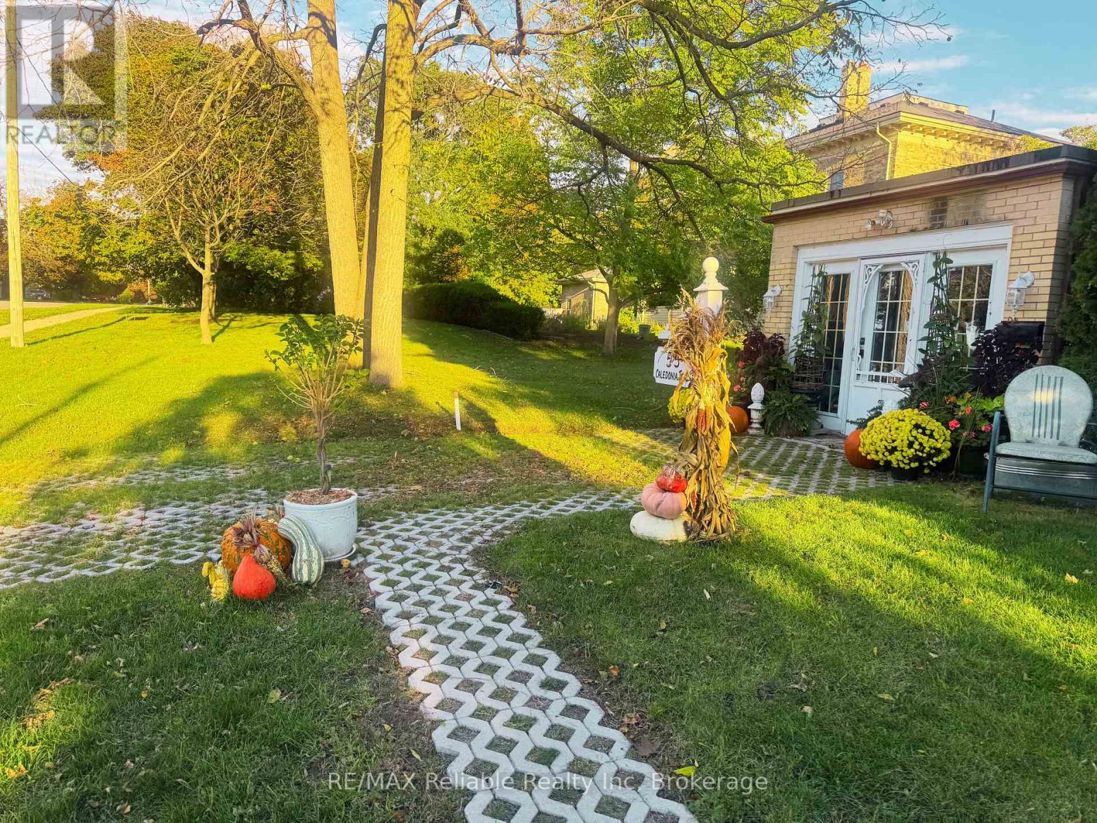 55 Caledonia Terrace, Goderich, Ontario  N7A 2M9 - Photo 3 - X12747278