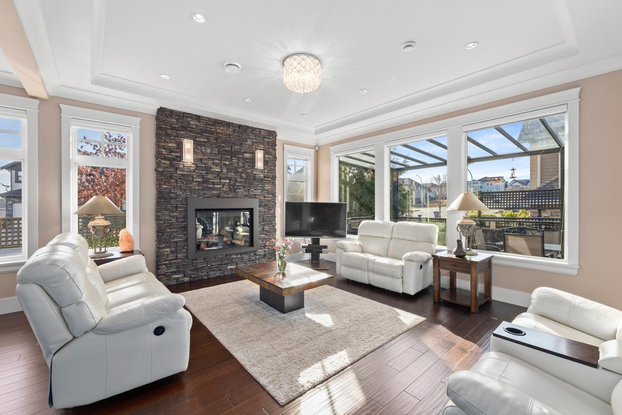 5517 188a Street, Surrey, British Columbia  V3S 6S4 - Photo 5 - R3097657