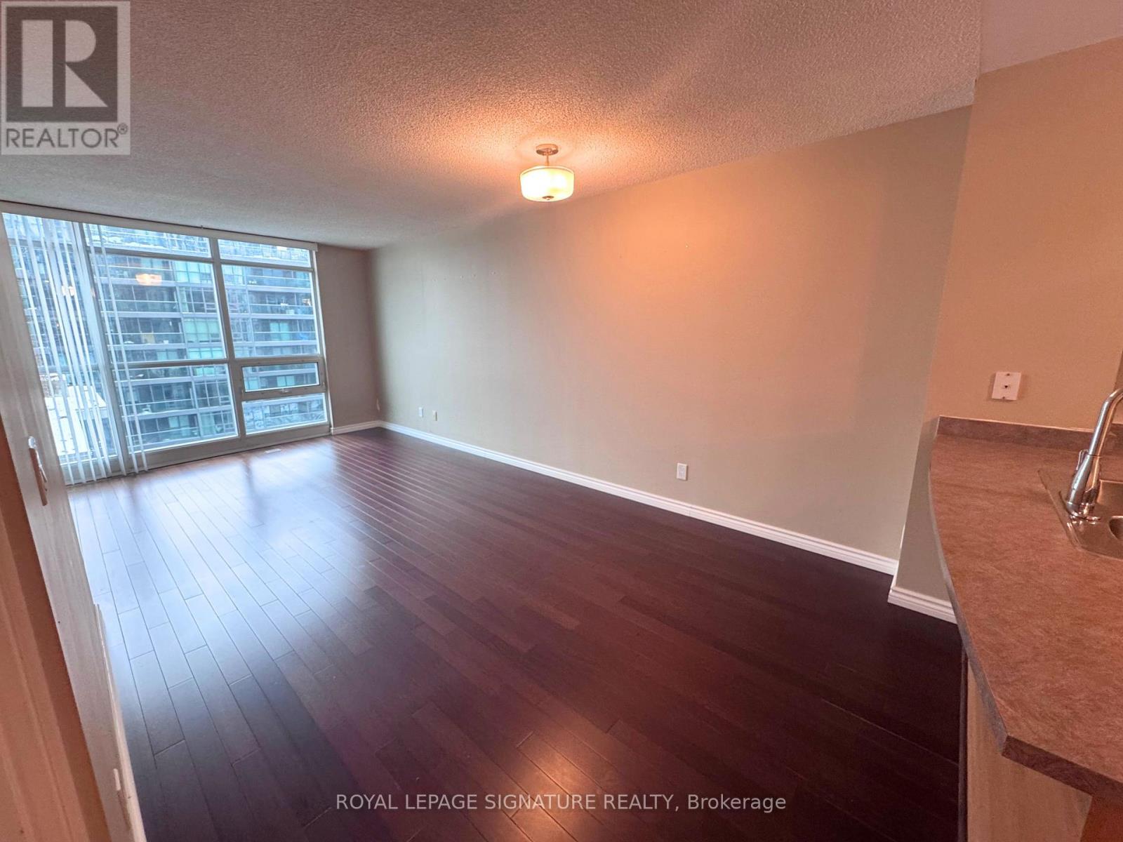 911 - 219 Fort York Boulevard, Toronto (Niagara), Ontario  M5V 1B1 - Photo 3 - C12863622