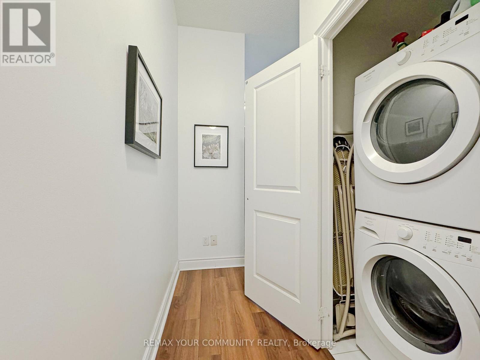 28 Ted Rogers Way, Toronto, Ontario  M4Y 2J4 - Photo 9 - C12863736