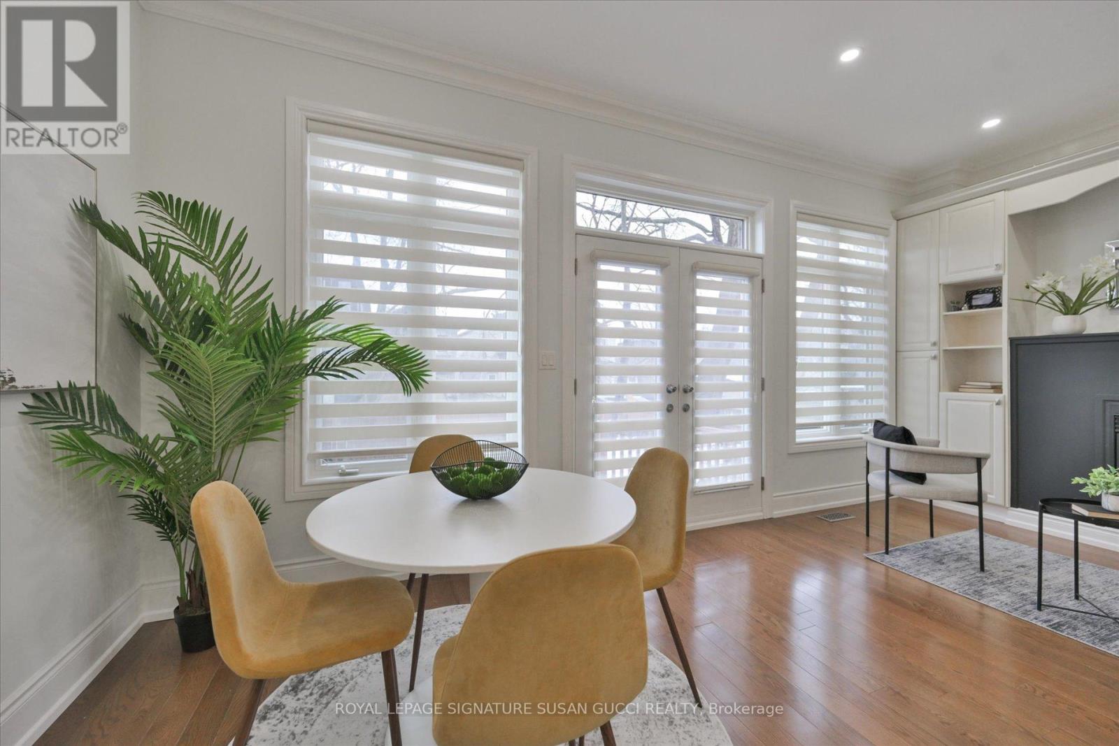 20 Cambrai Avenue, Toronto, Ontario  M4C 2P6 - Photo 12 - E12863662