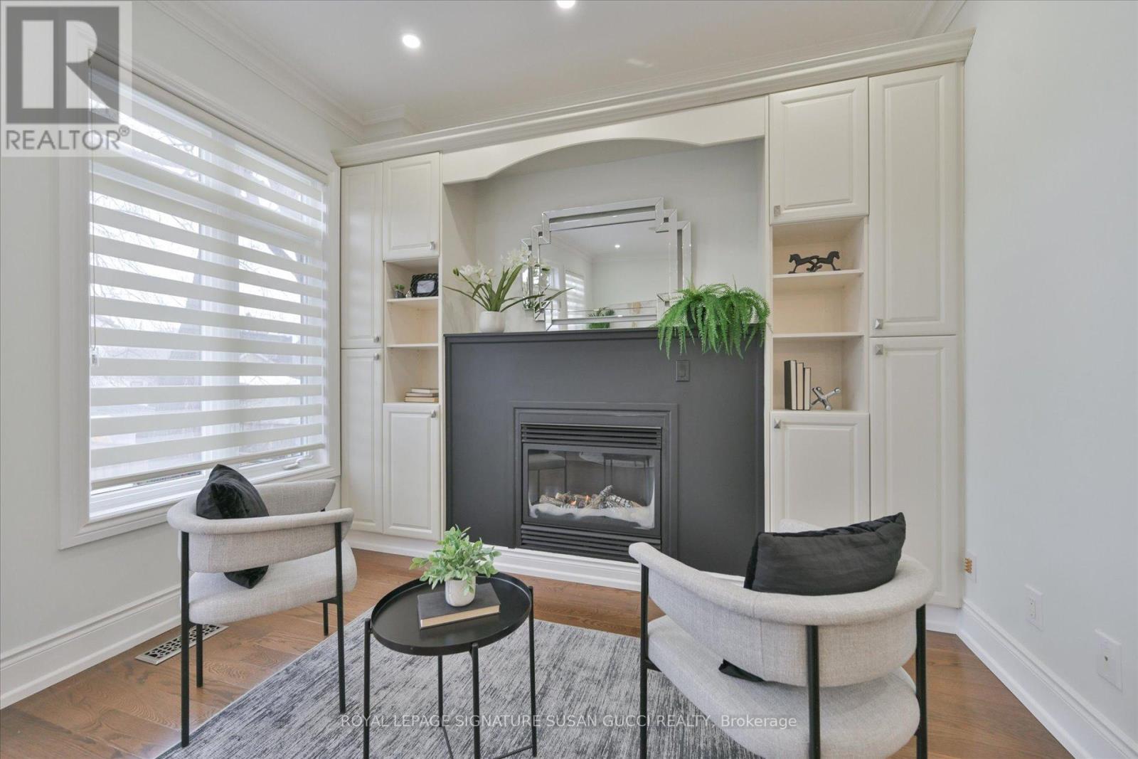 20 Cambrai Avenue, Toronto, Ontario  M4C 2P6 - Photo 14 - E12863662