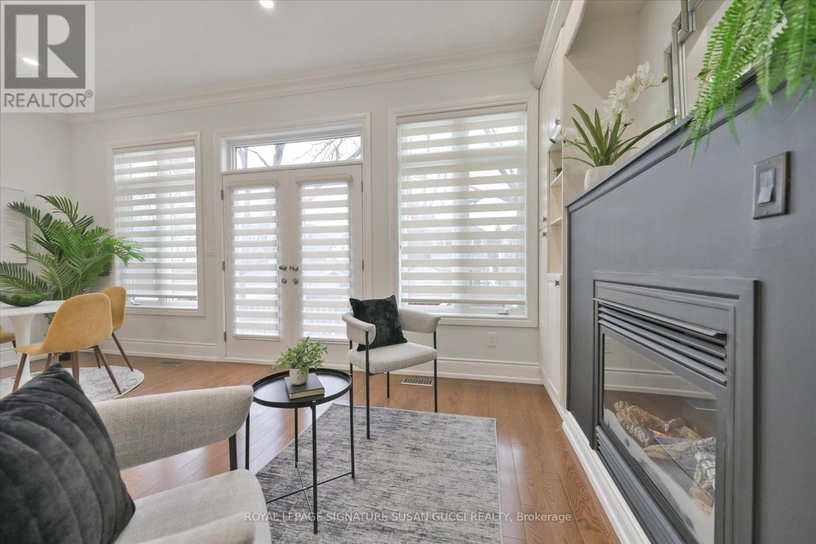 20 Cambrai Avenue, Toronto, Ontario  M4C 2P6 - Photo 15 - E12863662