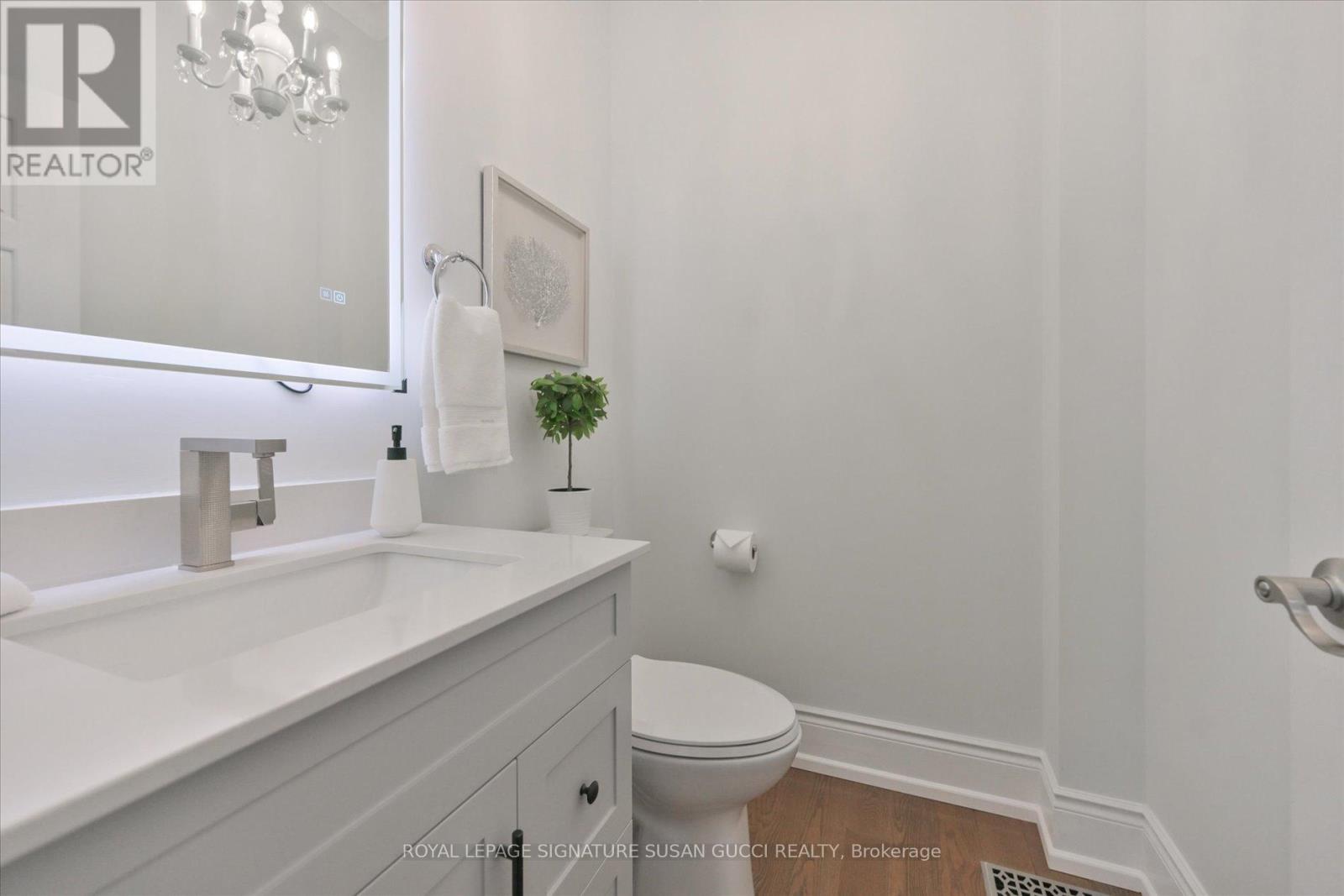 20 Cambrai Avenue, Toronto, Ontario  M4C 2P6 - Photo 16 - E12863662