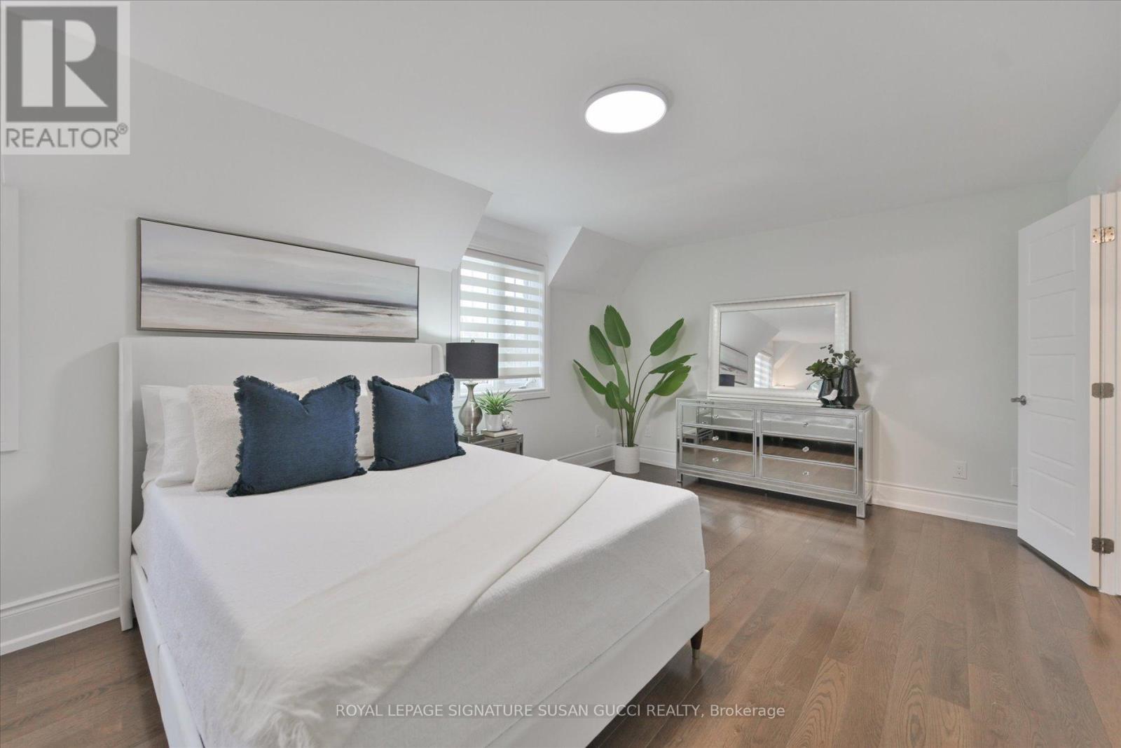 20 Cambrai Avenue, Toronto, Ontario  M4C 2P6 - Photo 20 - E12863662