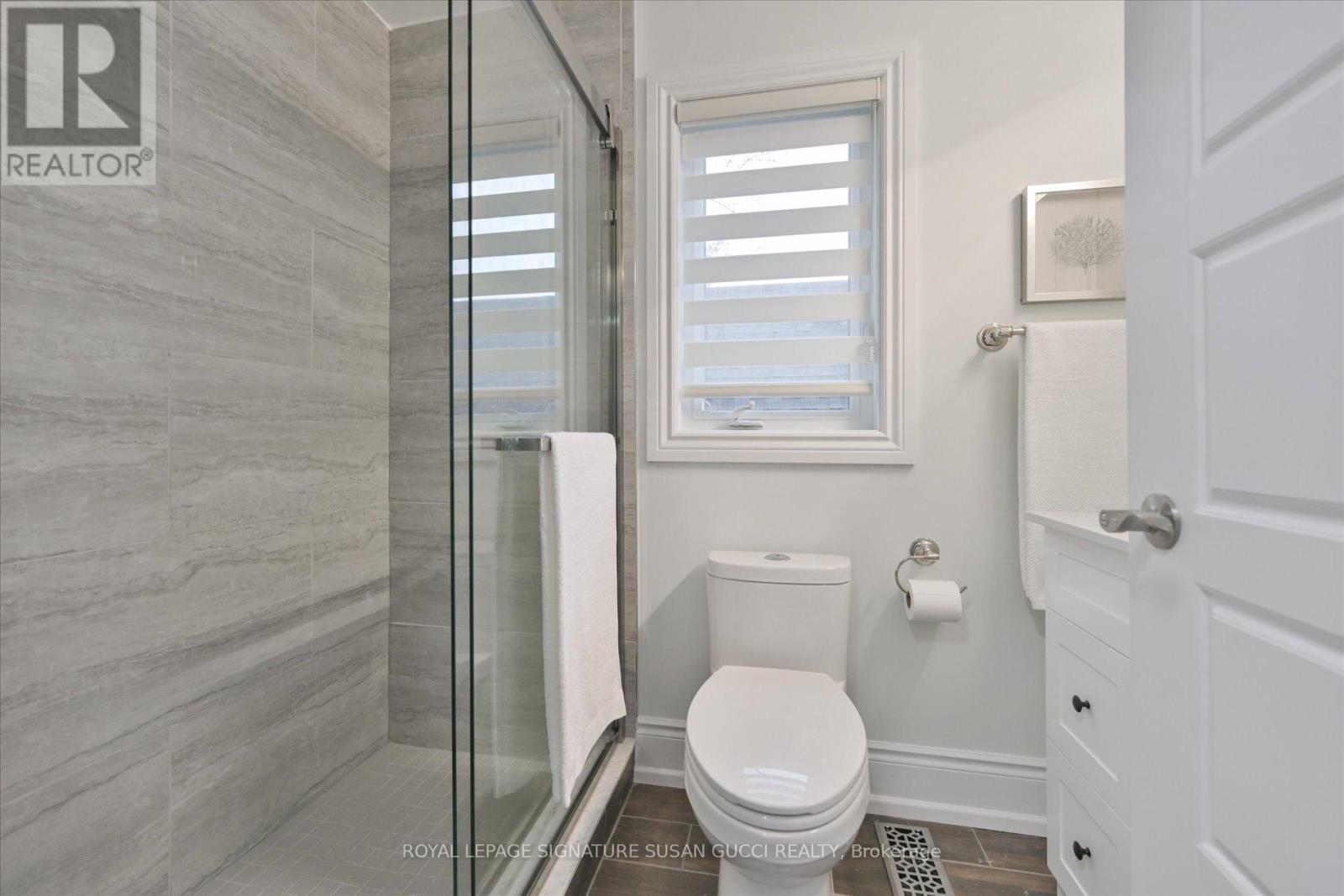 20 Cambrai Avenue, Toronto, Ontario  M4C 2P6 - Photo 26 - E12863662