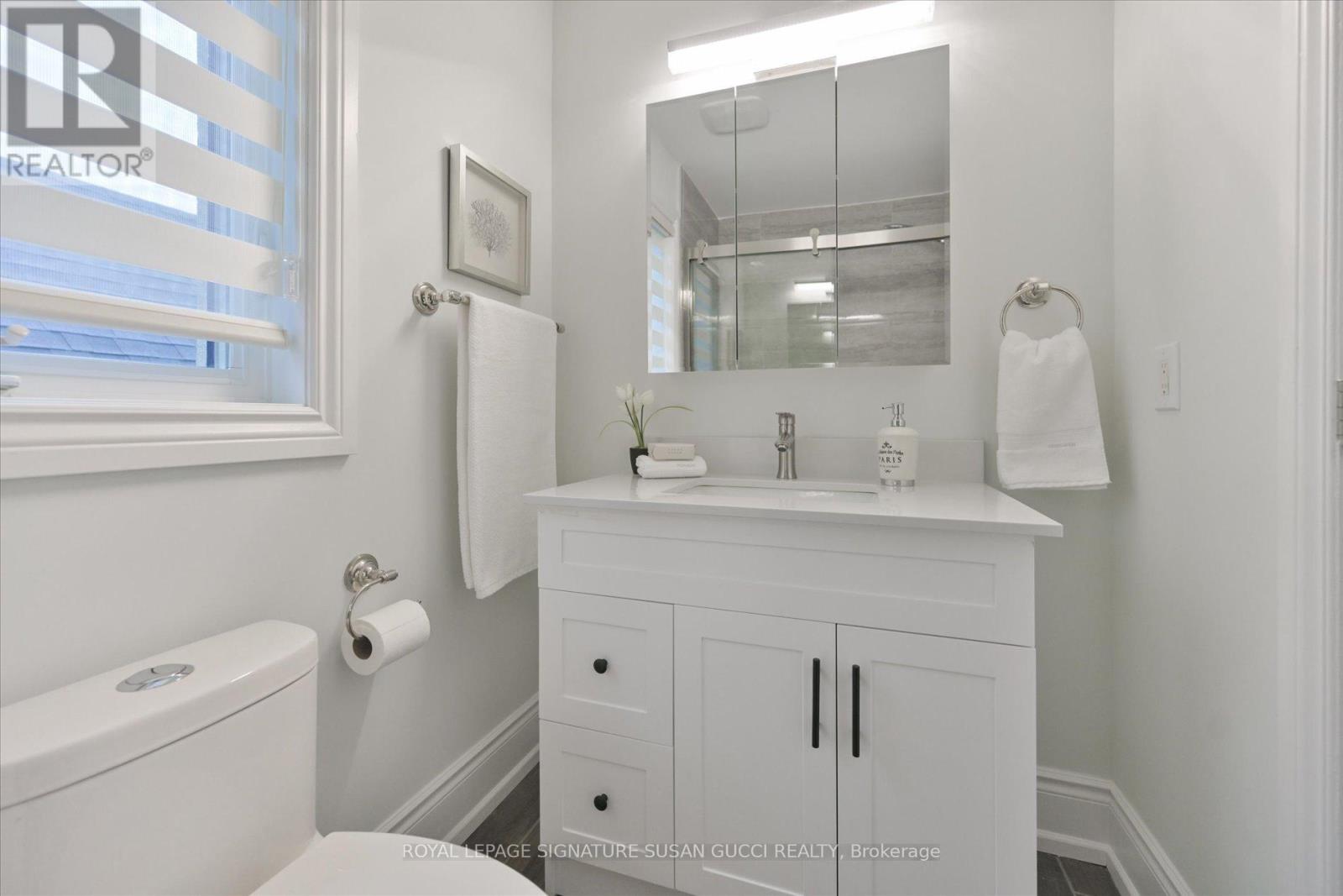 20 Cambrai Avenue, Toronto, Ontario  M4C 2P6 - Photo 27 - E12863662