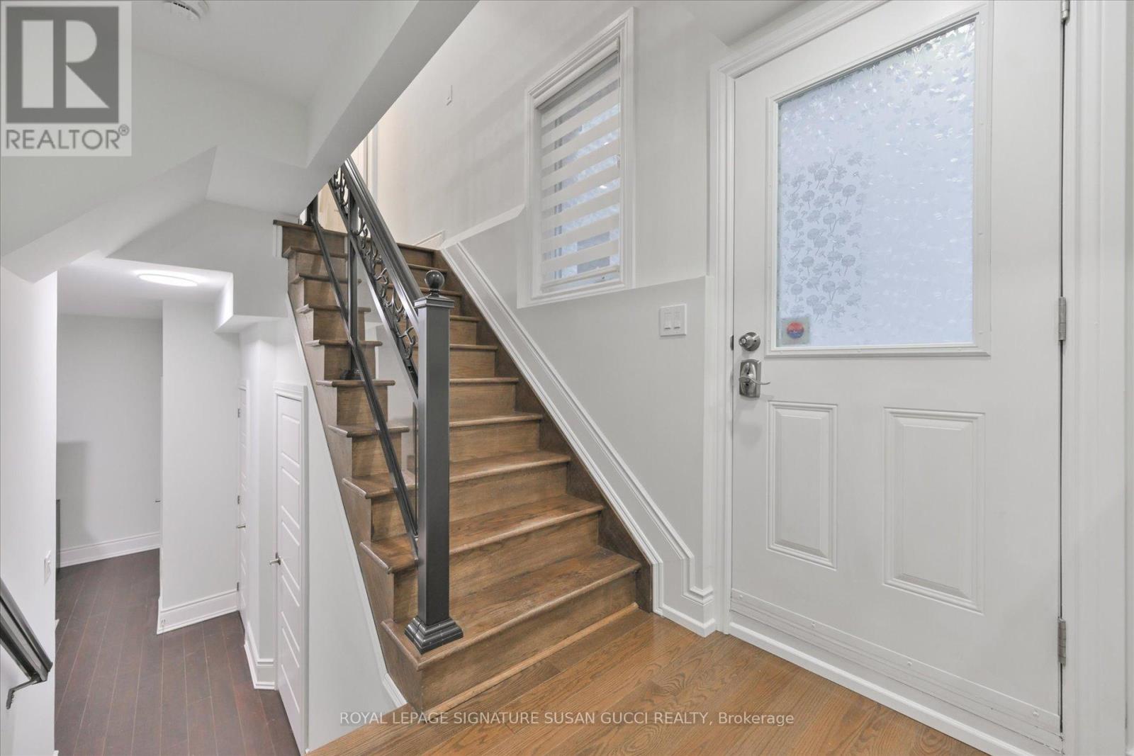 20 Cambrai Avenue, Toronto, Ontario  M4C 2P6 - Photo 29 - E12863662