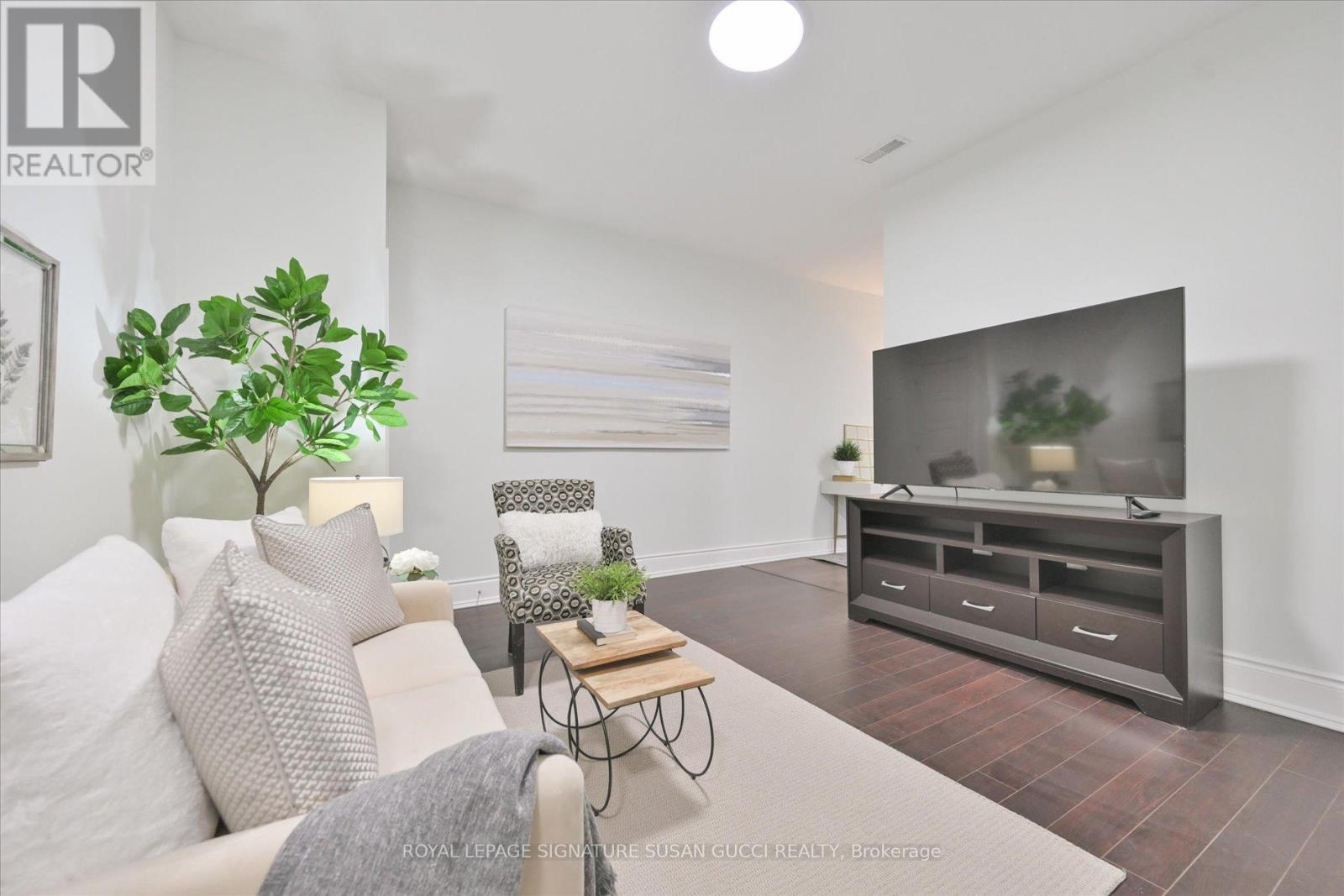 20 Cambrai Avenue, Toronto, Ontario  M4C 2P6 - Photo 30 - E12863662