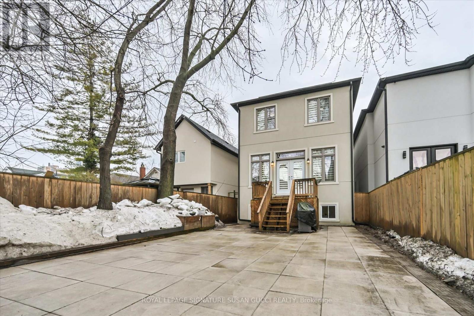 20 Cambrai Avenue, Toronto, Ontario  M4C 2P6 - Photo 37 - E12863662