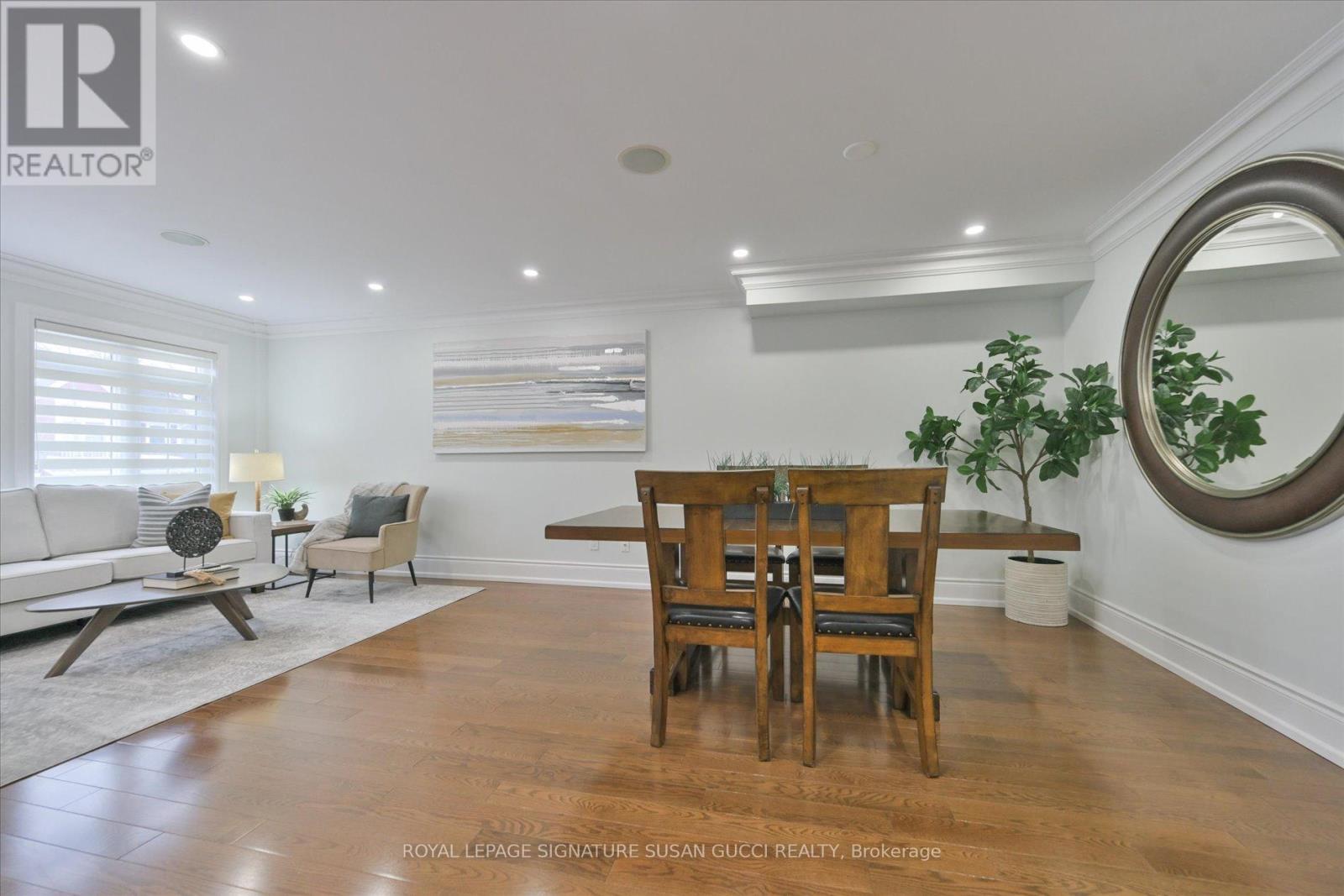 20 Cambrai Avenue, Toronto, Ontario  M4C 2P6 - Photo 6 - E12863662