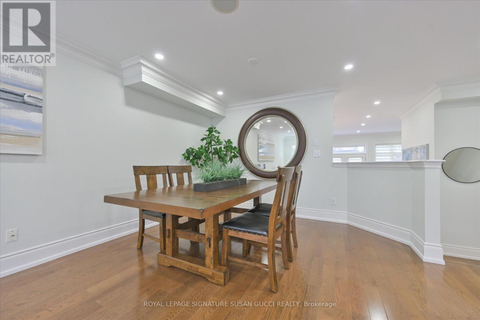 20 Cambrai Avenue, Toronto, Ontario  M4C 2P6 - Photo 7 - E12863662