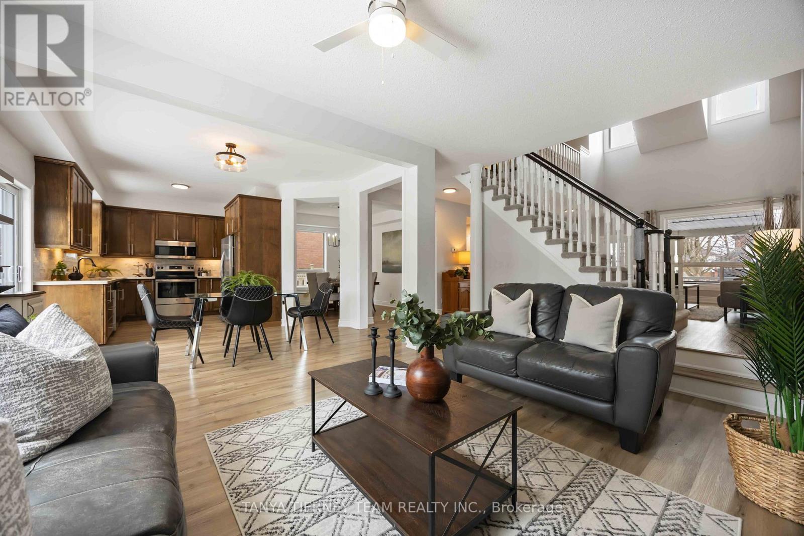 140 Vipond Road, Whitby, Ontario  L1M 1K9 - Photo 12 - E12863676