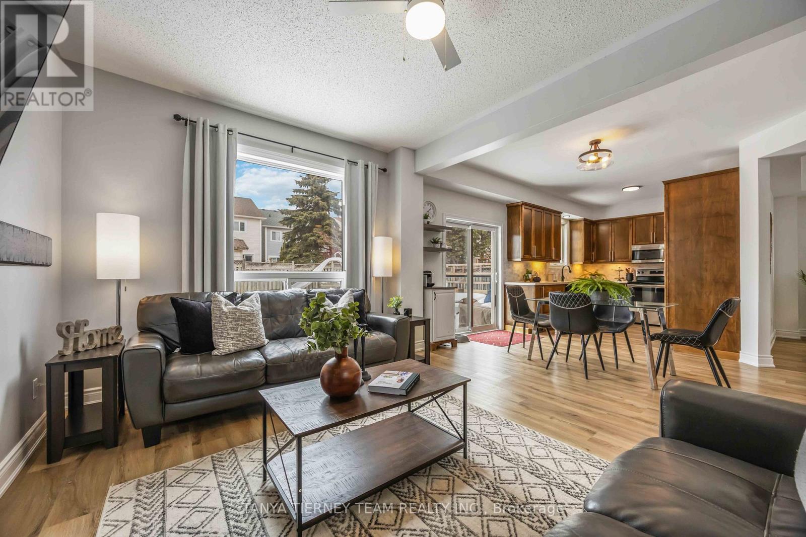 140 Vipond Road, Whitby, Ontario  L1M 1K9 - Photo 13 - E12863676