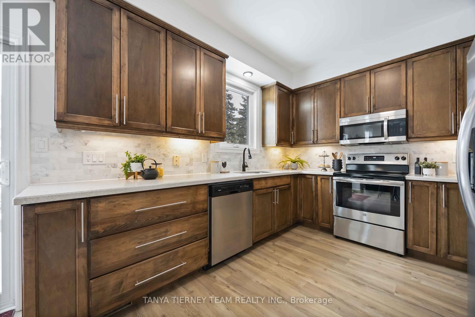 140 Vipond Road, Whitby, Ontario  L1M 1K9 - Photo 16 - E12863676