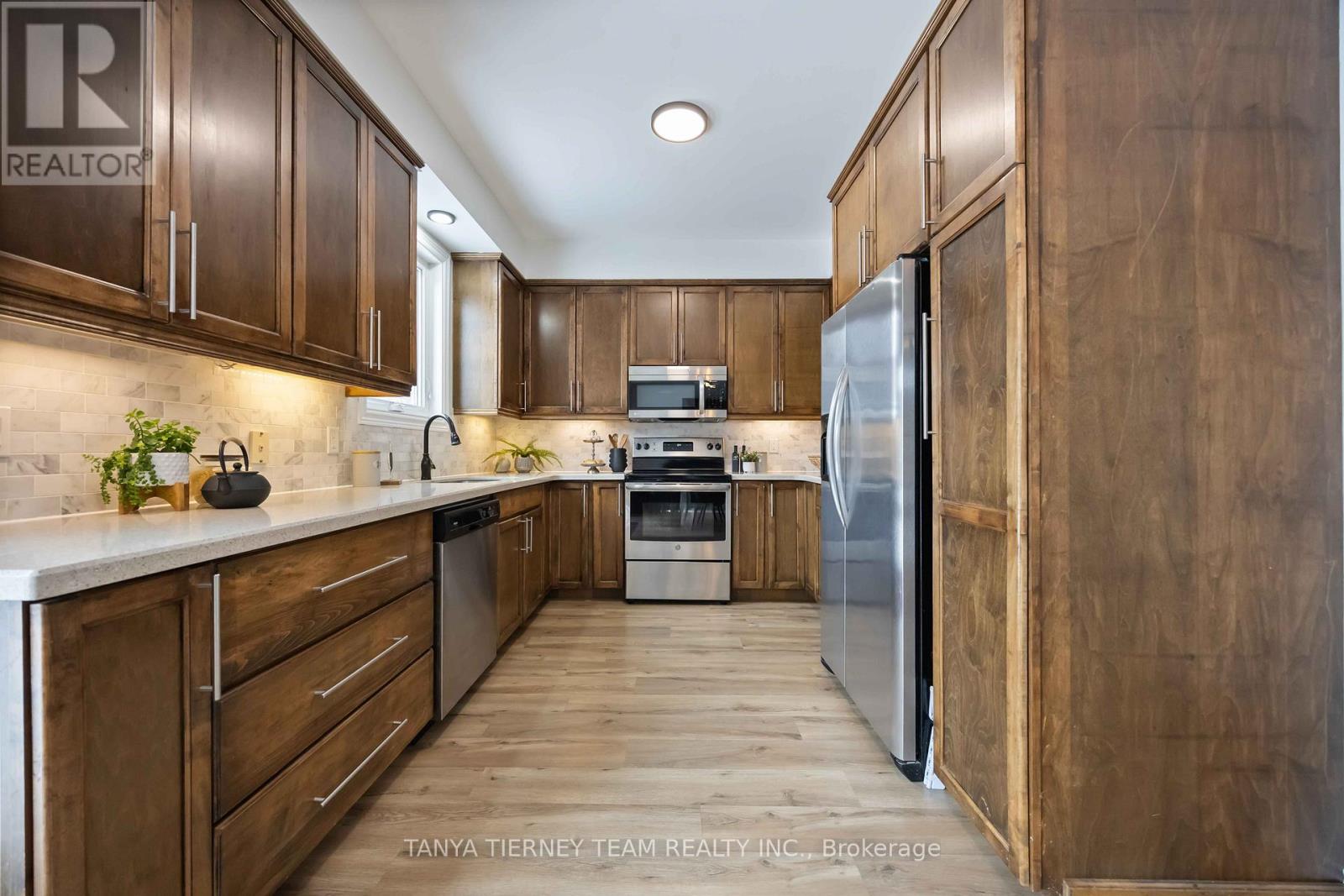 140 Vipond Road, Whitby, Ontario  L1M 1K9 - Photo 17 - E12863676