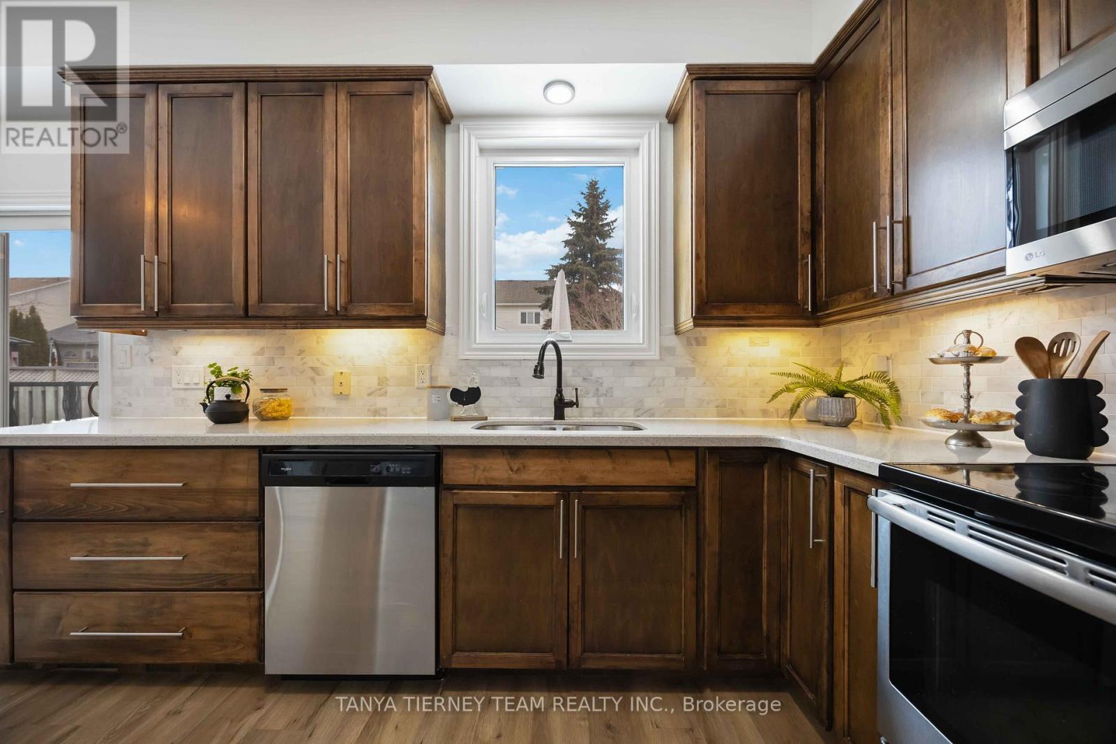 140 Vipond Road, Whitby, Ontario  L1M 1K9 - Photo 19 - E12863676