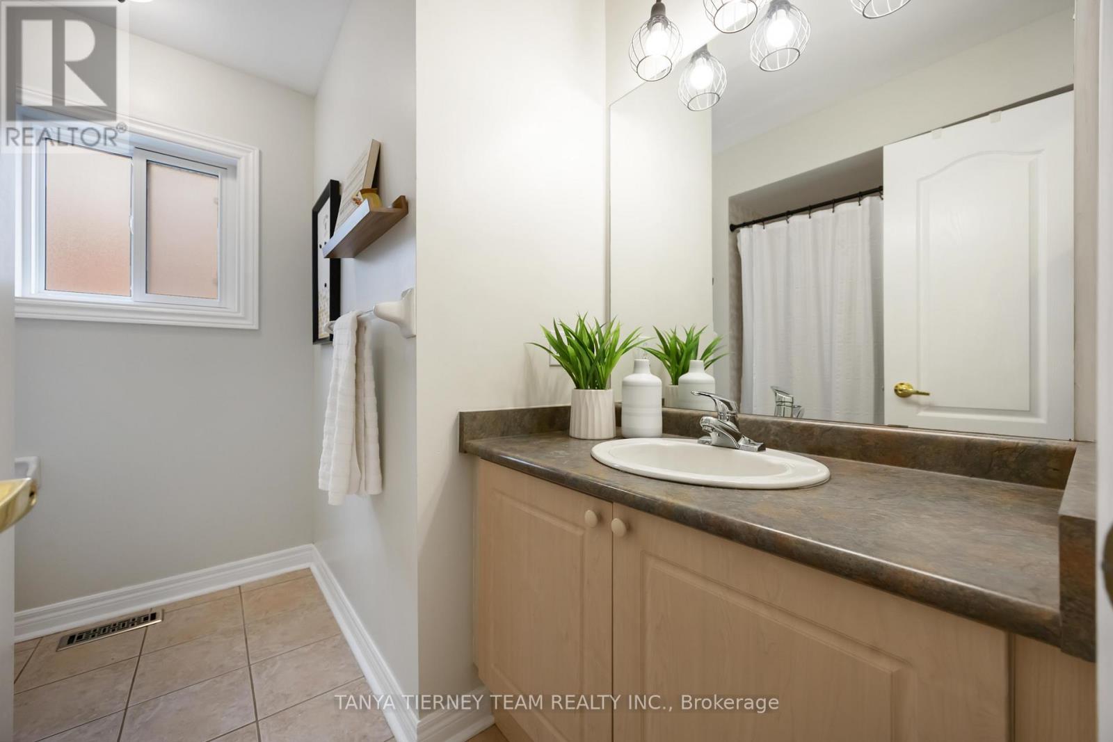 140 Vipond Road, Whitby, Ontario  L1M 1K9 - Photo 32 - E12863676