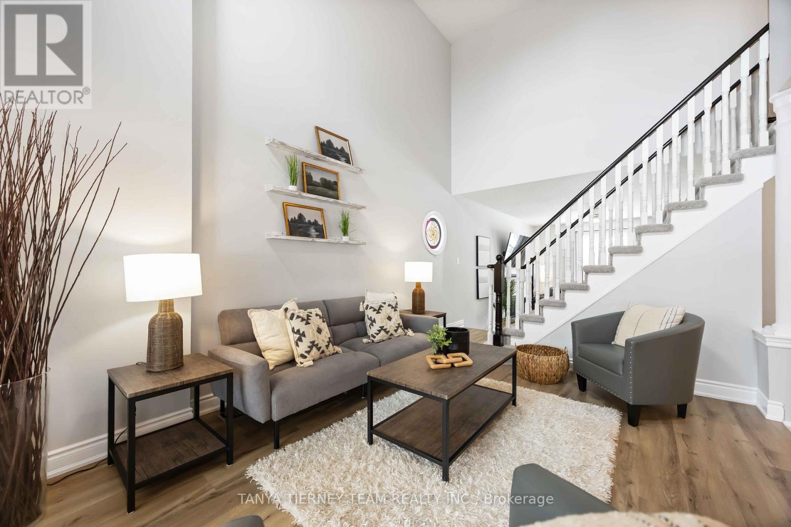 140 Vipond Road, Whitby, Ontario  L1M 1K9 - Photo 6 - E12863676