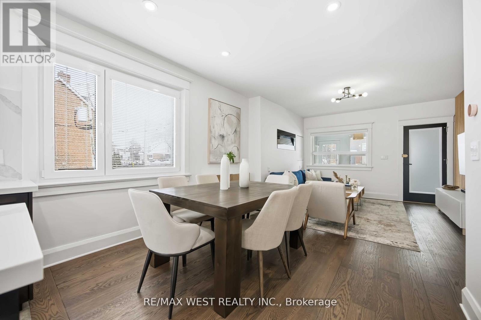 902 Woodbine Avenue, Toronto, Ontario  M4C 4B5 - Photo 10 - E12863738